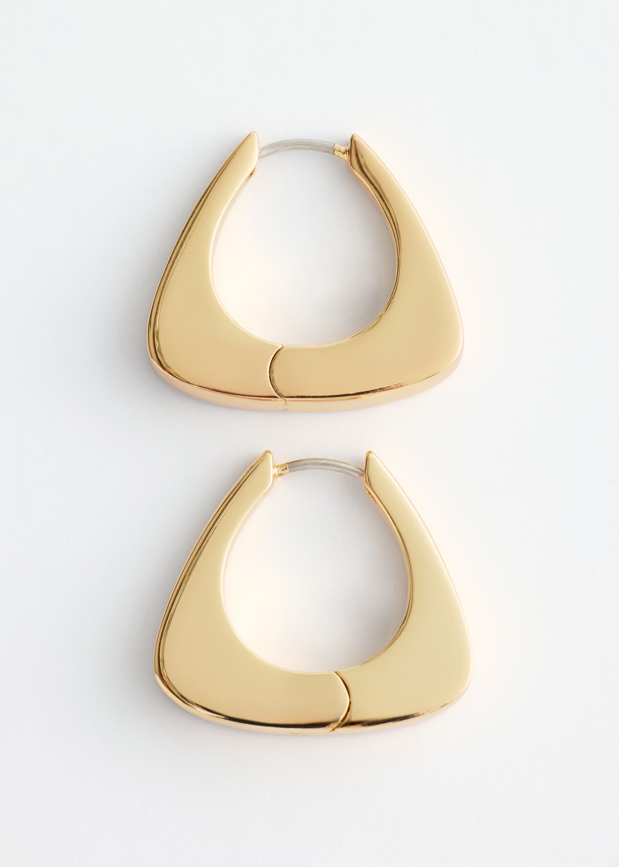 Größeres Bild ansehen: Markante dreieckige Creolen - Gold - Ladies | H&M DE 1