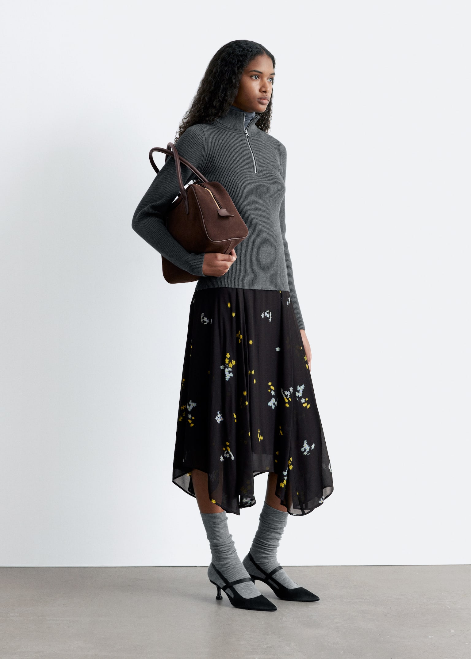 Asymetryczna spódnica midi - Czarny/kwiaty - 6