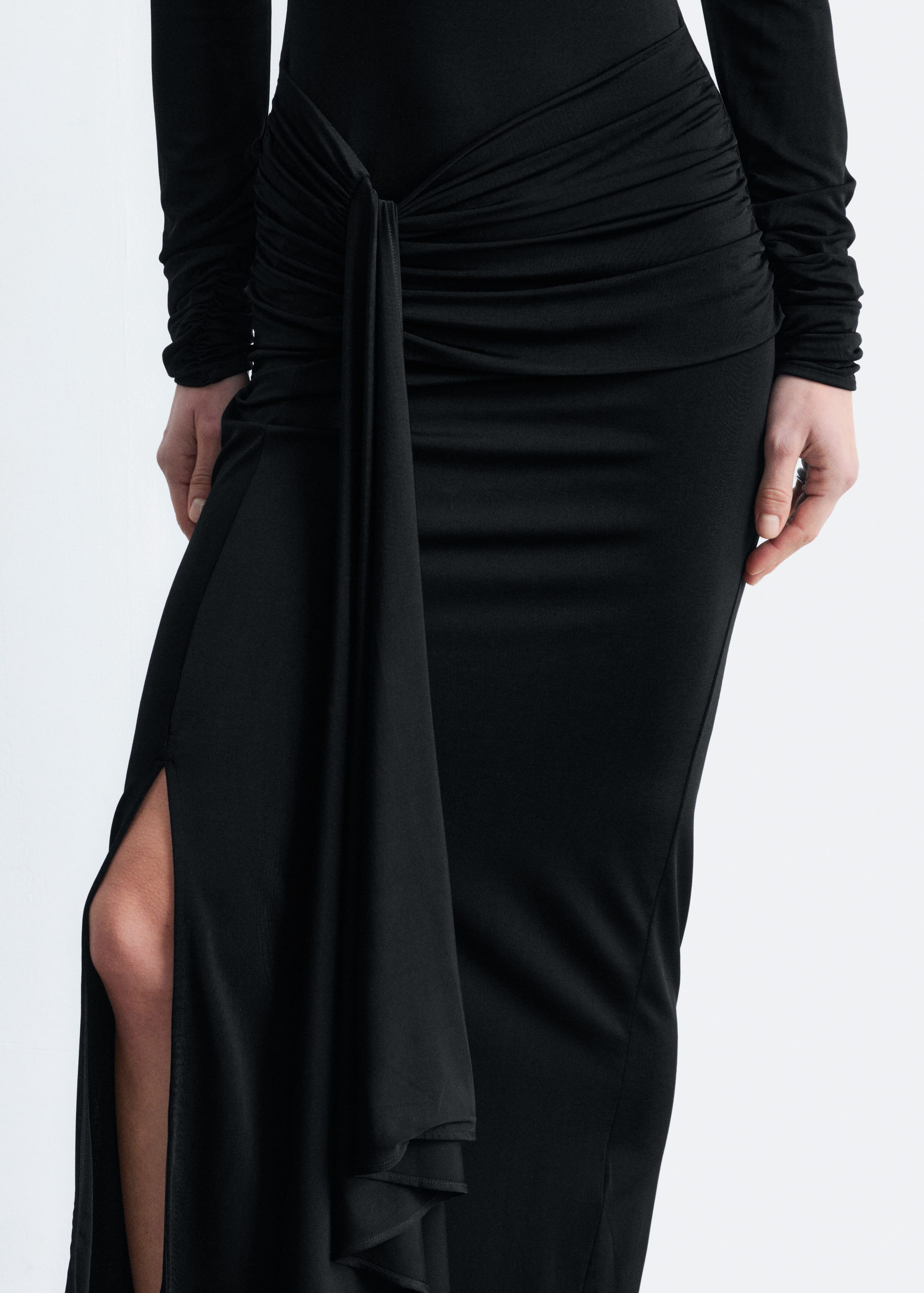 Image of Midikleid mit Rollkragen und Bindedetail