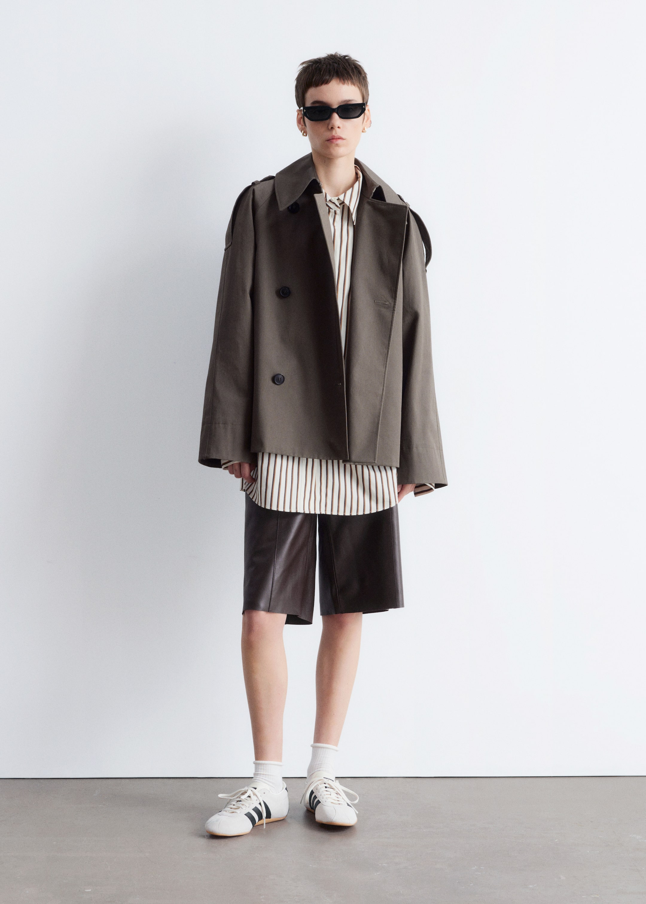 Zobrazit větší obrázek: Dvouřadý trenčkot - Khaki zelená - ŽENY | H&M CZ 3