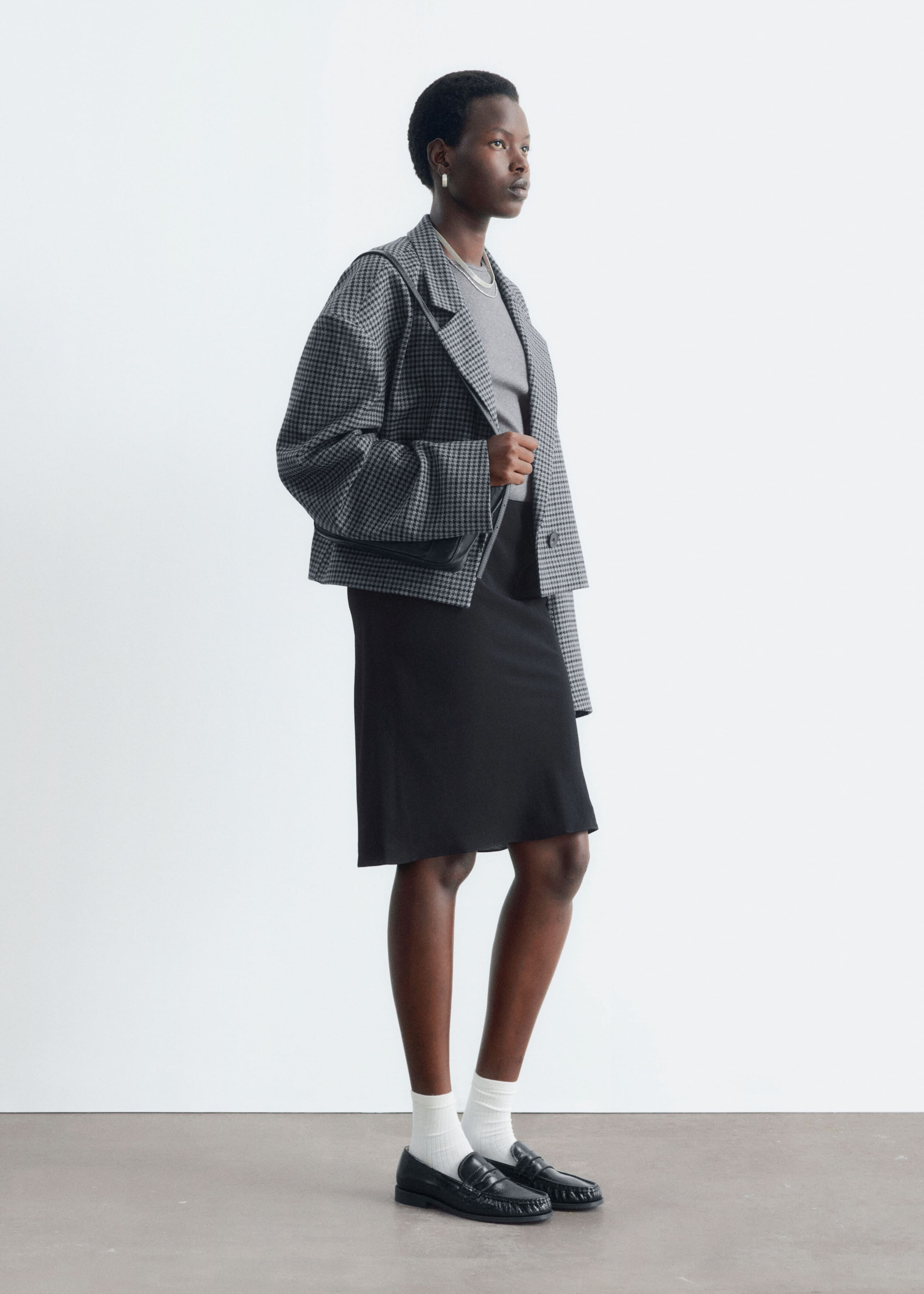 Gonna a sottoveste al ginocchio - Nero - Natura morta