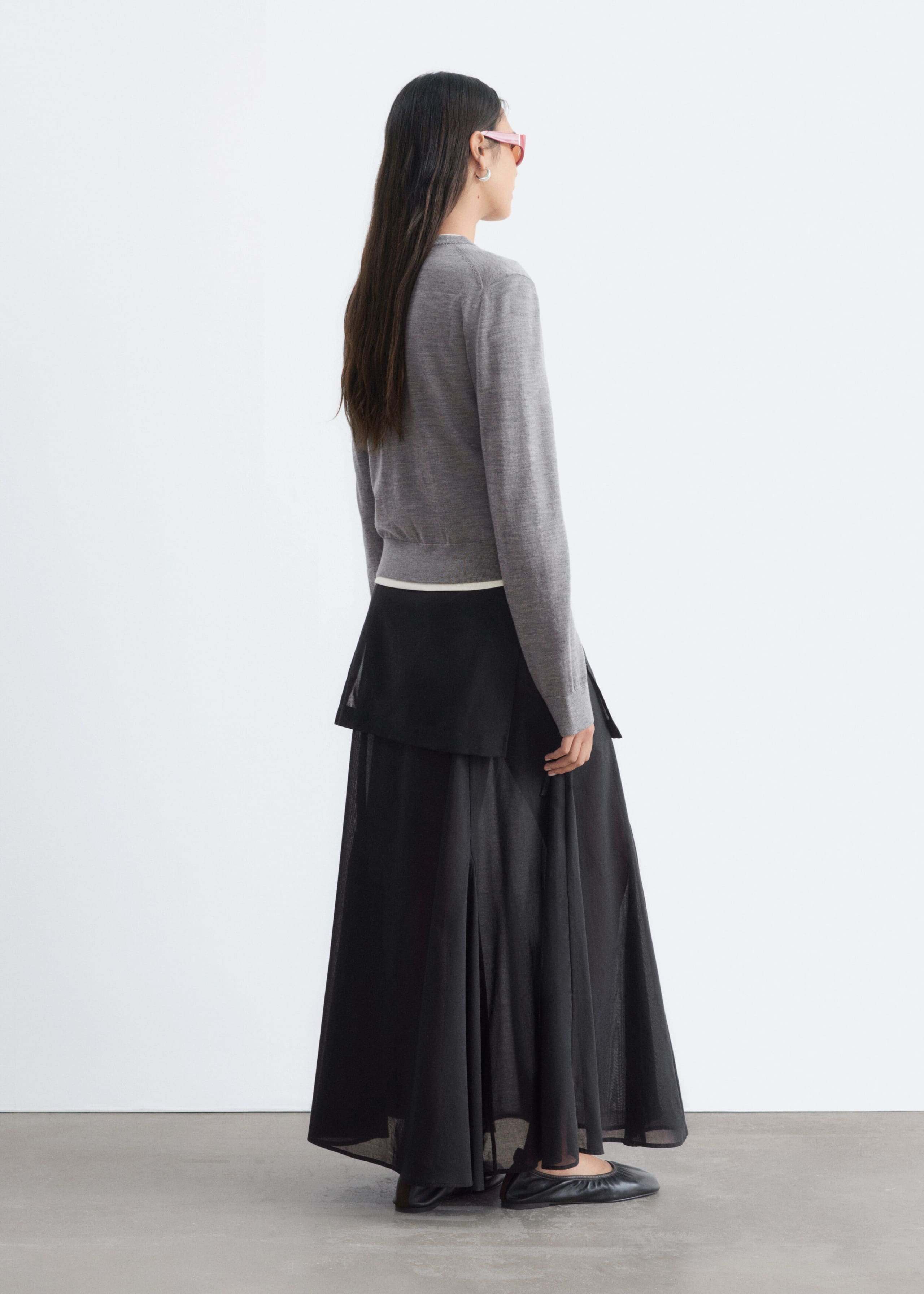 Schlichte Strickjacke aus Wolle - Grau - Lookbook