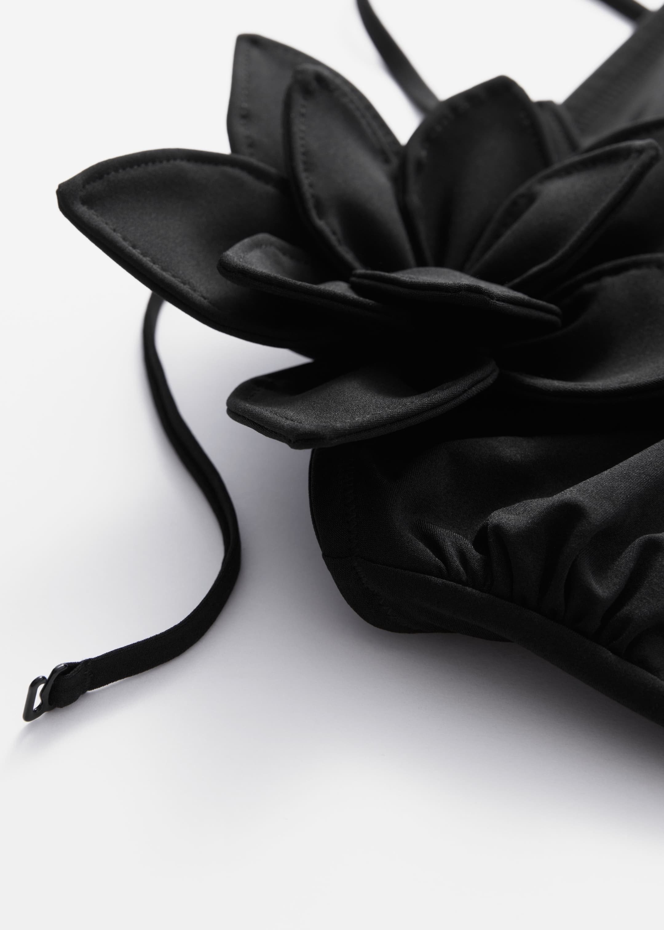 Ver imagen más grande: Traje de baño con aplique floral - Negro - MUJER | H&M ES 3