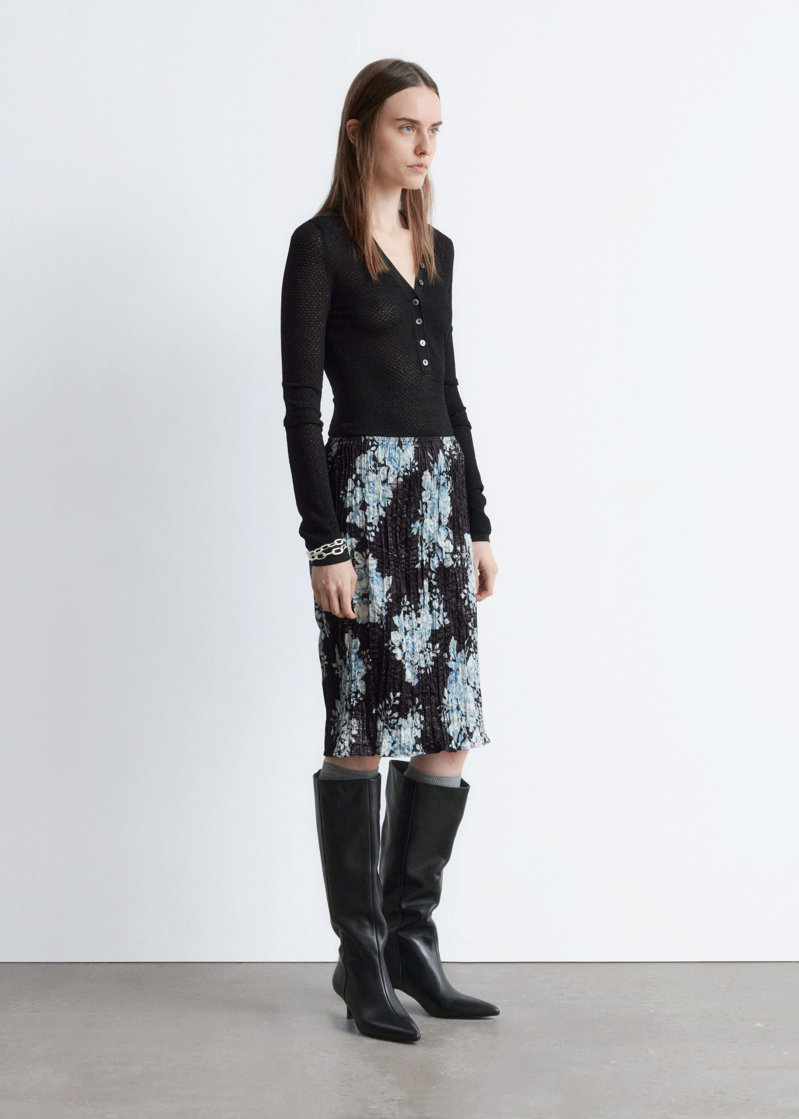Knee-Length Crêpe Skirt - Black/Floral - Lookbook