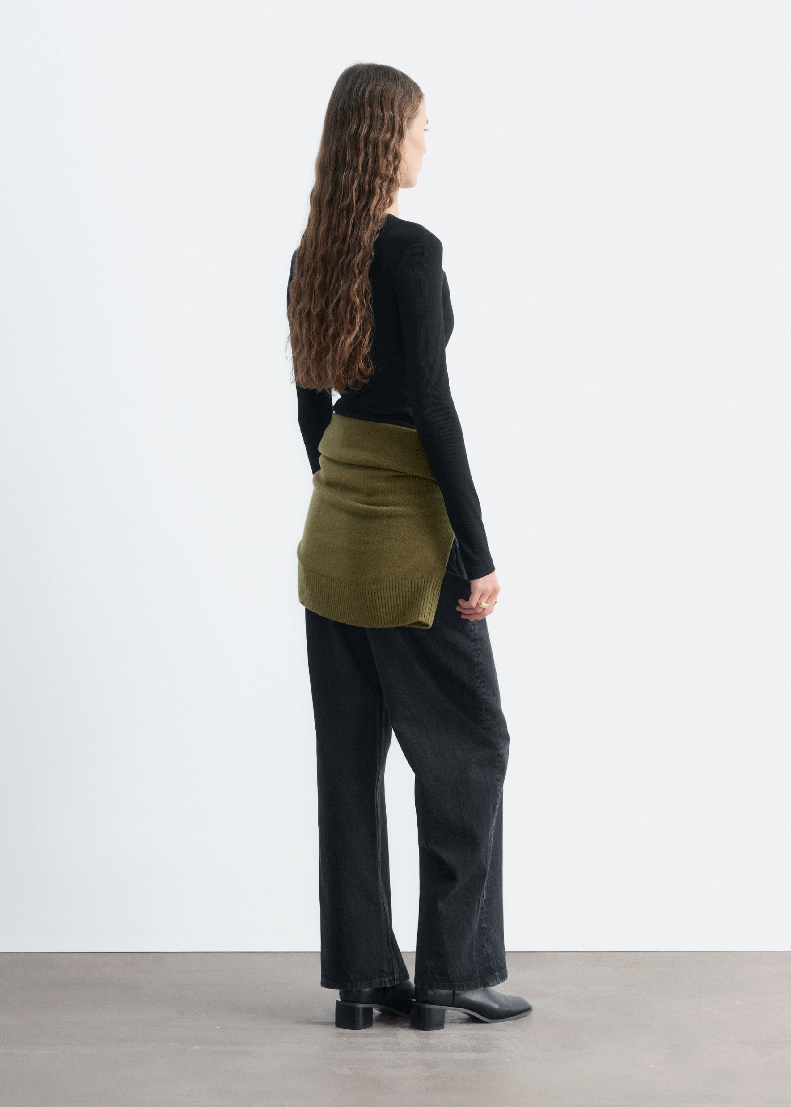 Maglia a maniche lunghe con finitura a coste - Nero - Lookbook
