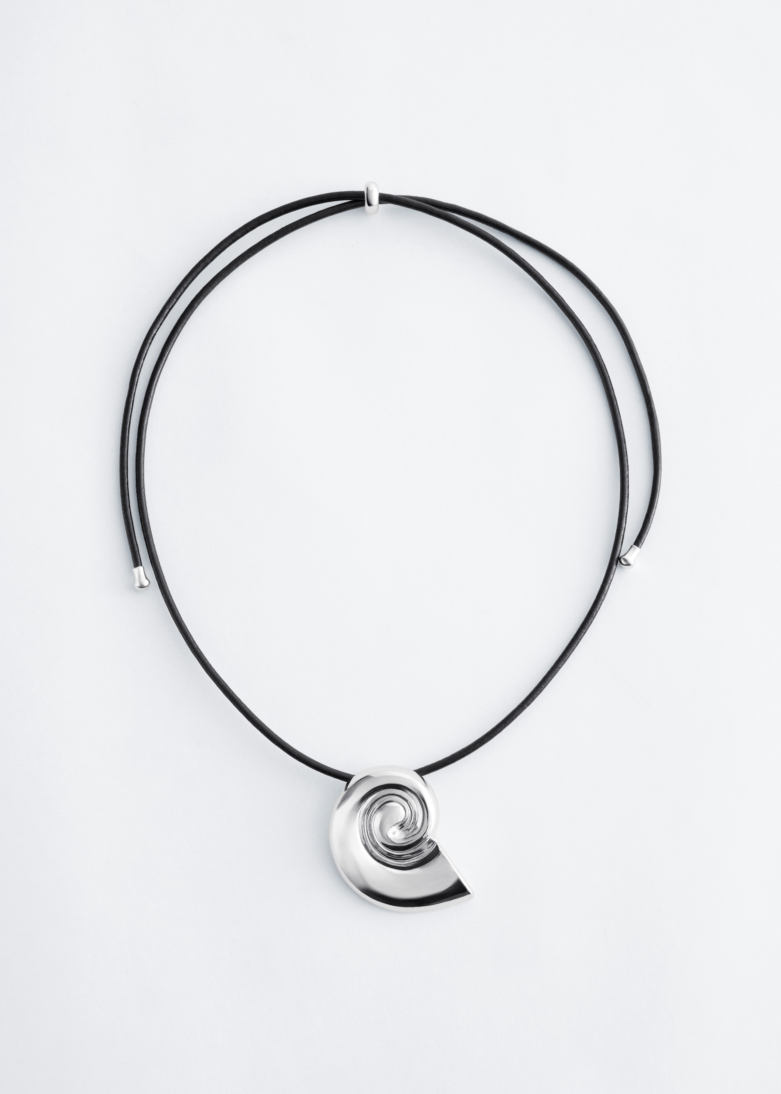 Kordelkette mit Muschelanhänger - Silber