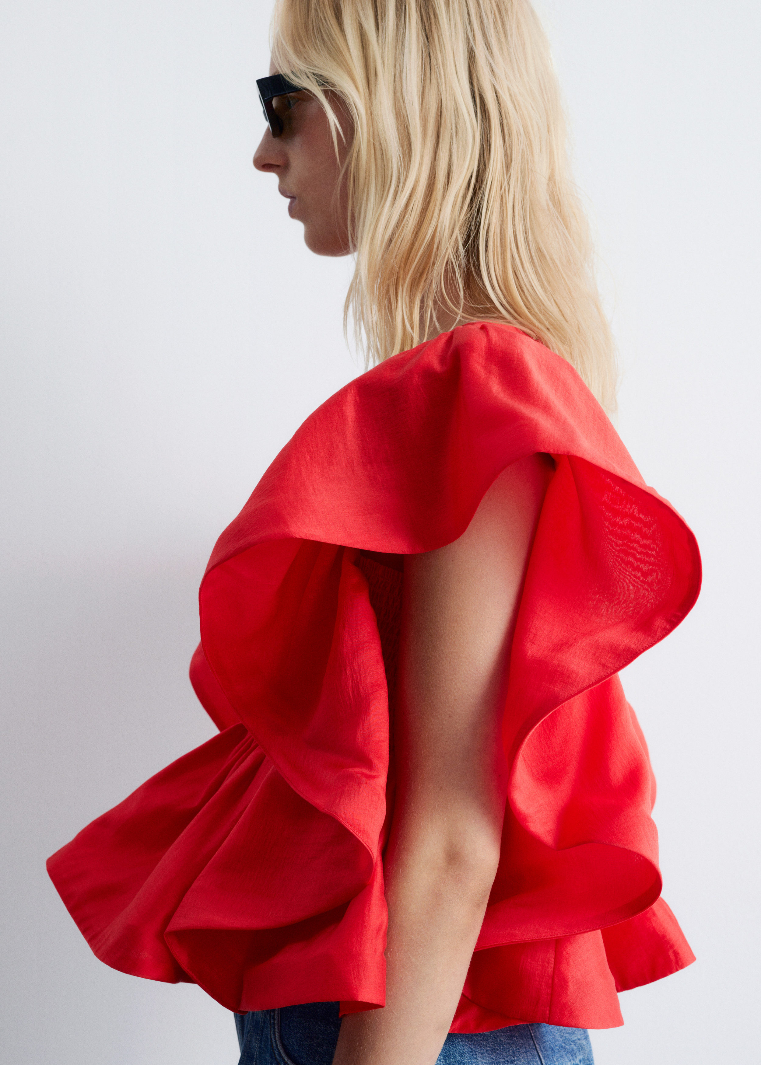 Image of Blouse volantée à col en V