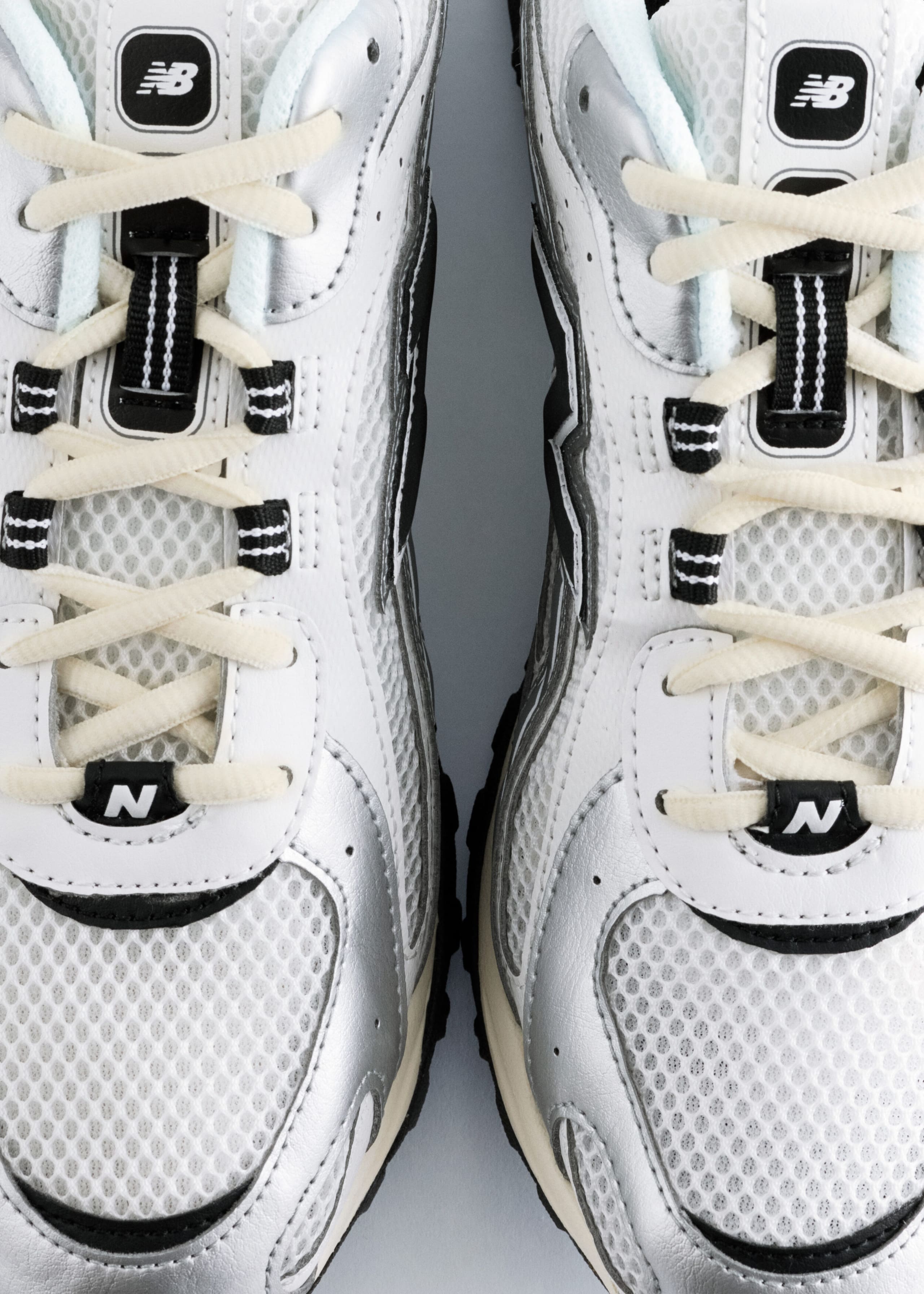 Image of New Balance 204L Sneakers