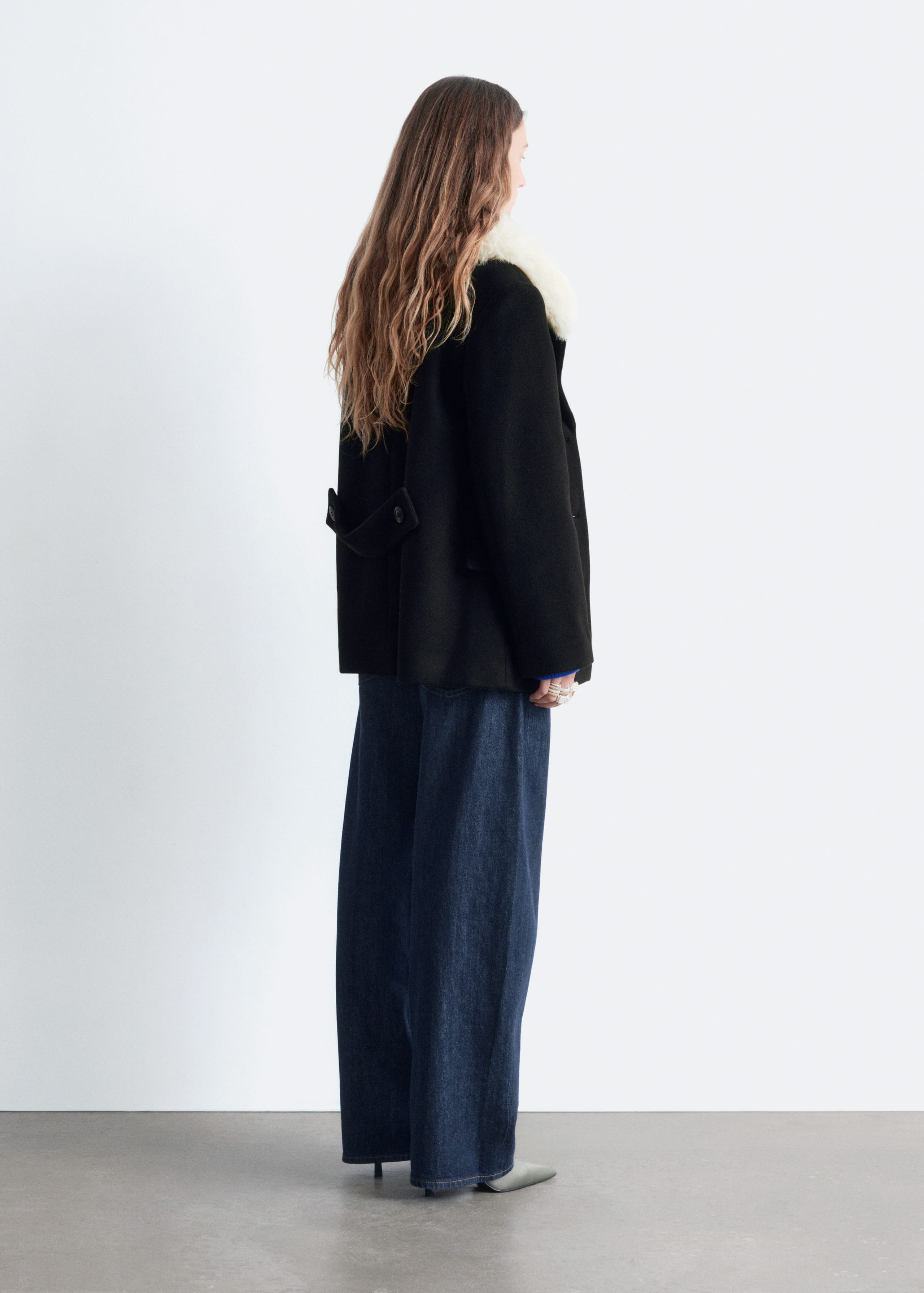 Short Fur-Collar Wool Coat - Black - Lookbook