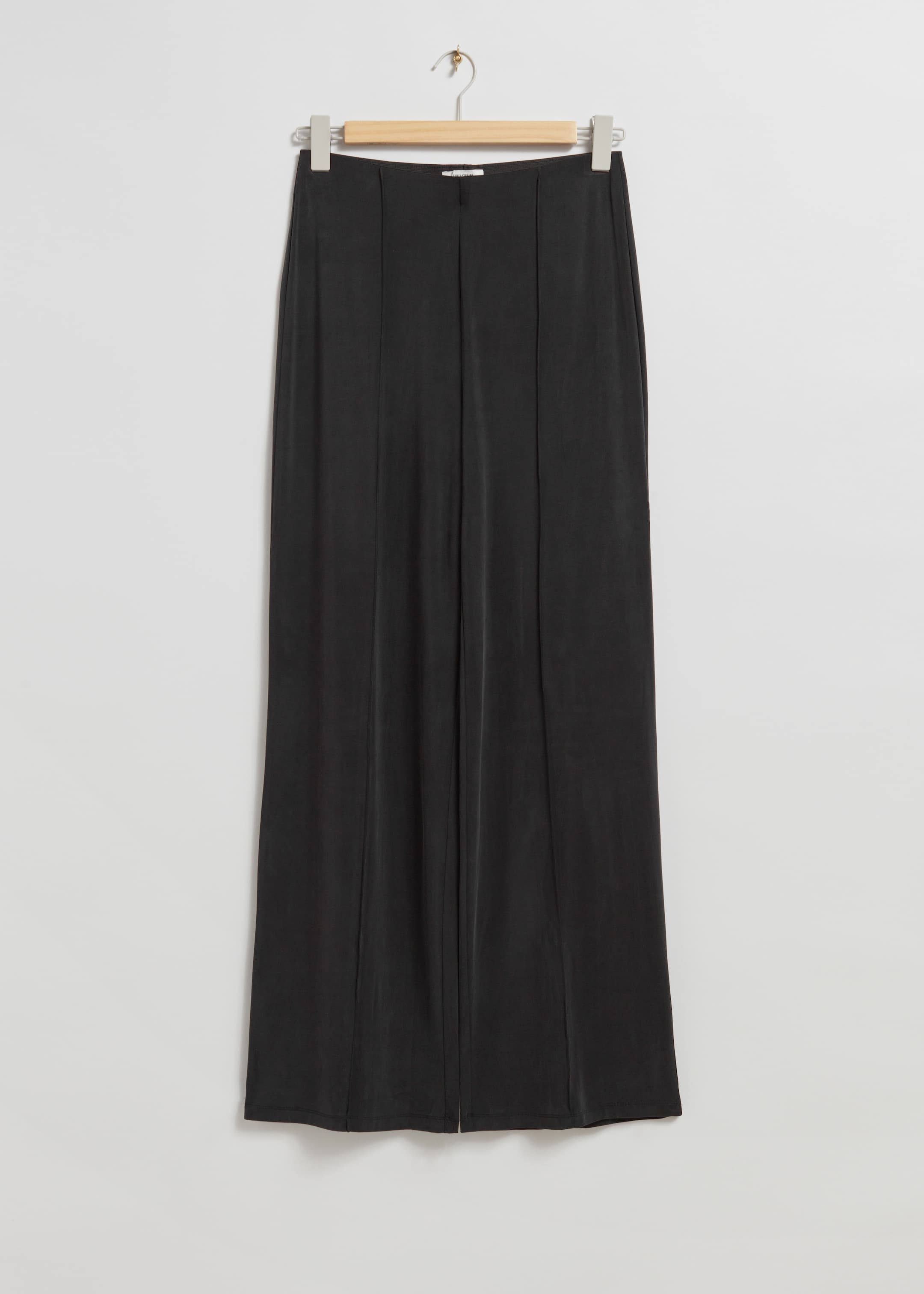 Zobacz większy obraz: Cupro Pin Tuck Trousers - Czarny - ONA | H&M PL 1
