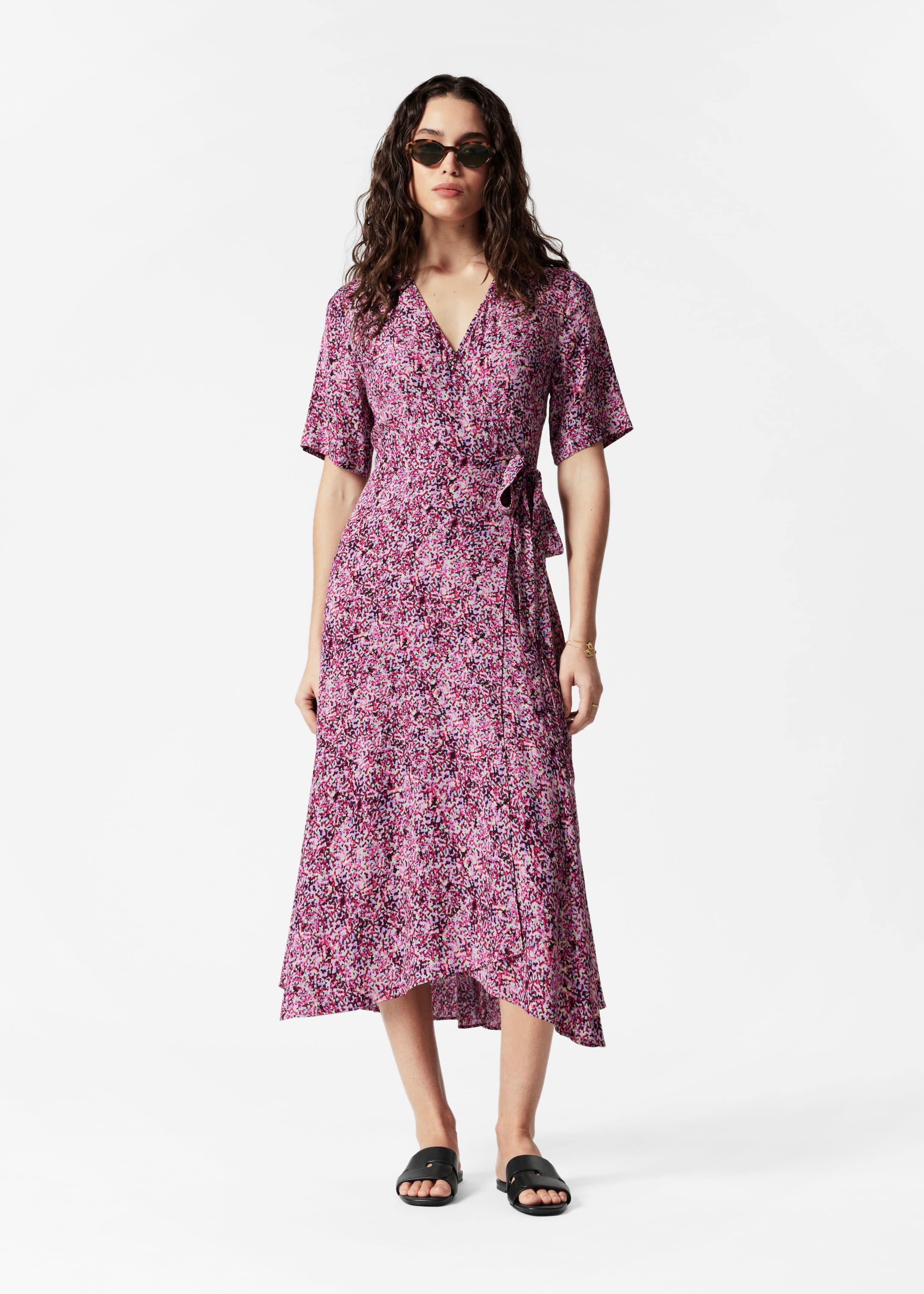 Visa större bild: Midiklänning med omlott - Rosa mönster - DAM | H&M SE 1