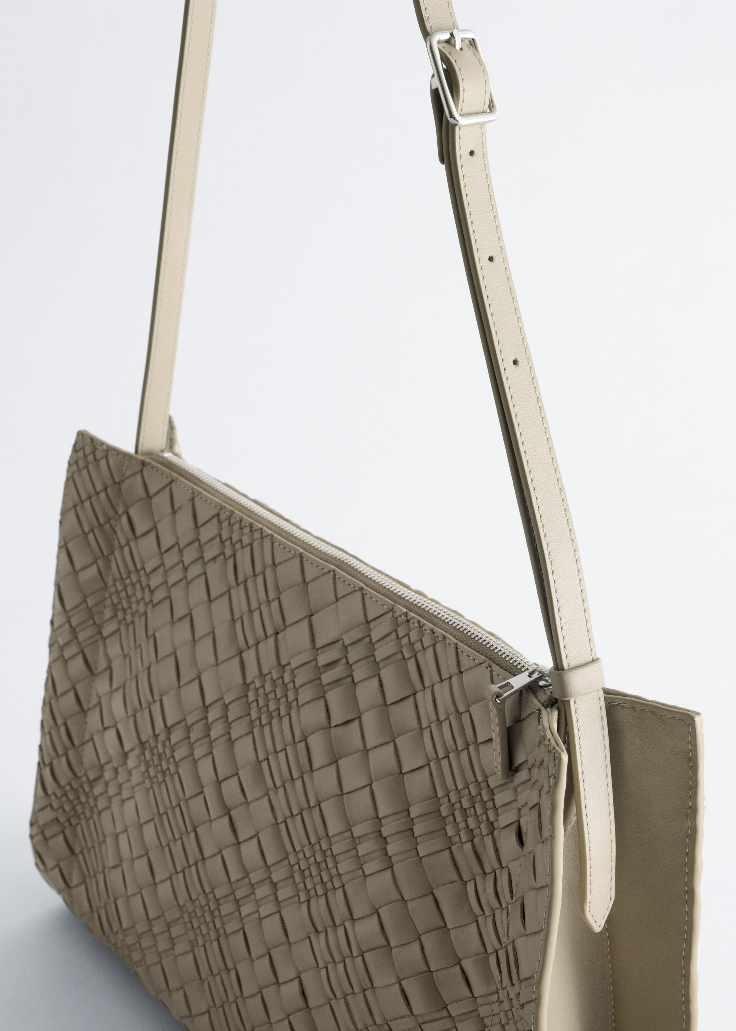 Braided Leather Crossbody Bag - {{variantName}} - Descriptive Detail