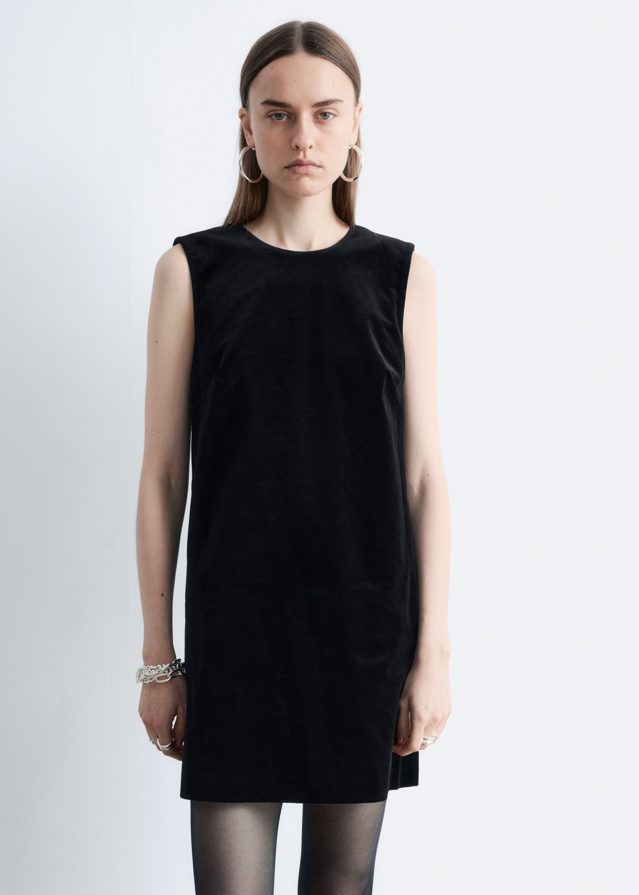 Image of Minikleid aus Samt mit Rückenausschnitt