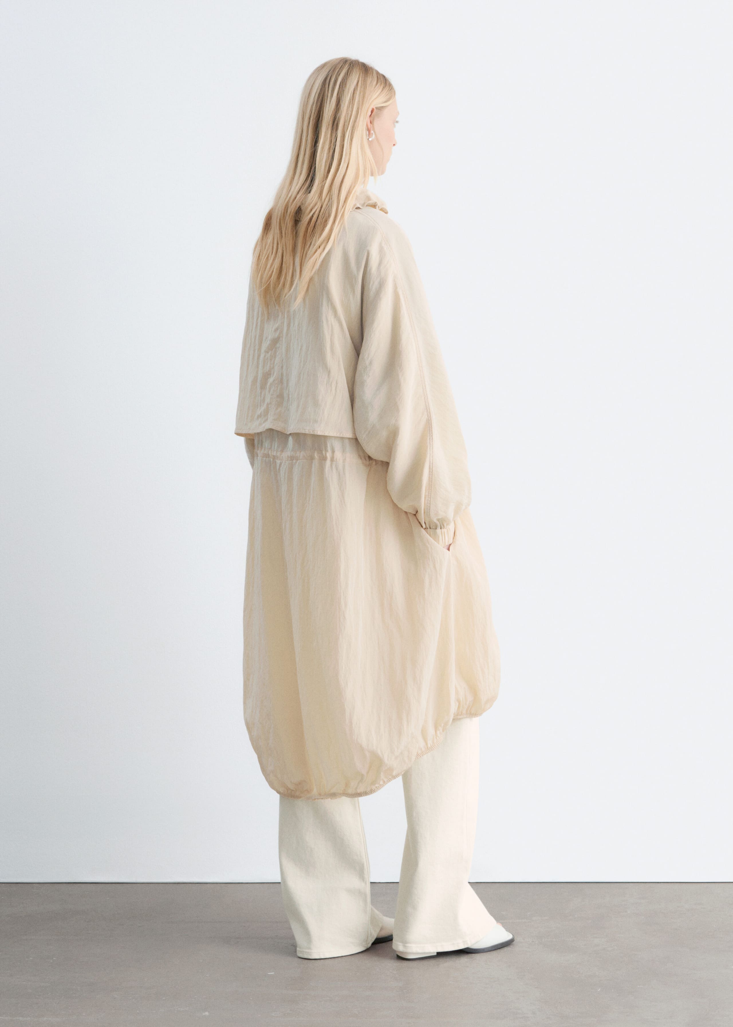 Image of Parka con cordón de ajuste