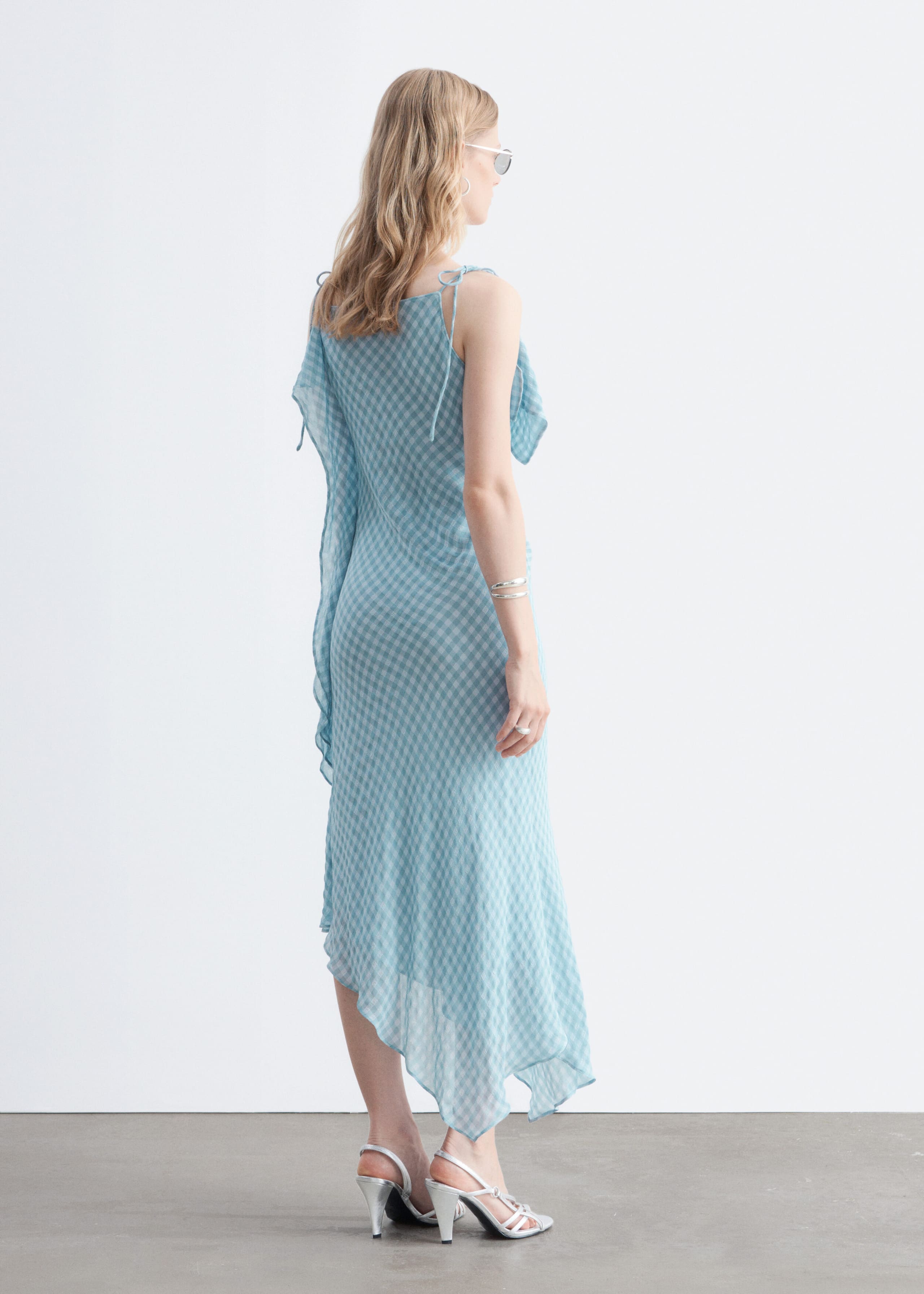 Drapiertes Midikleid - Blau/Kariert - Lookbook