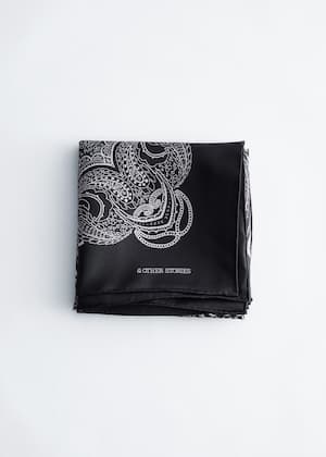 Schwarz/Weiß/Paisleymuster