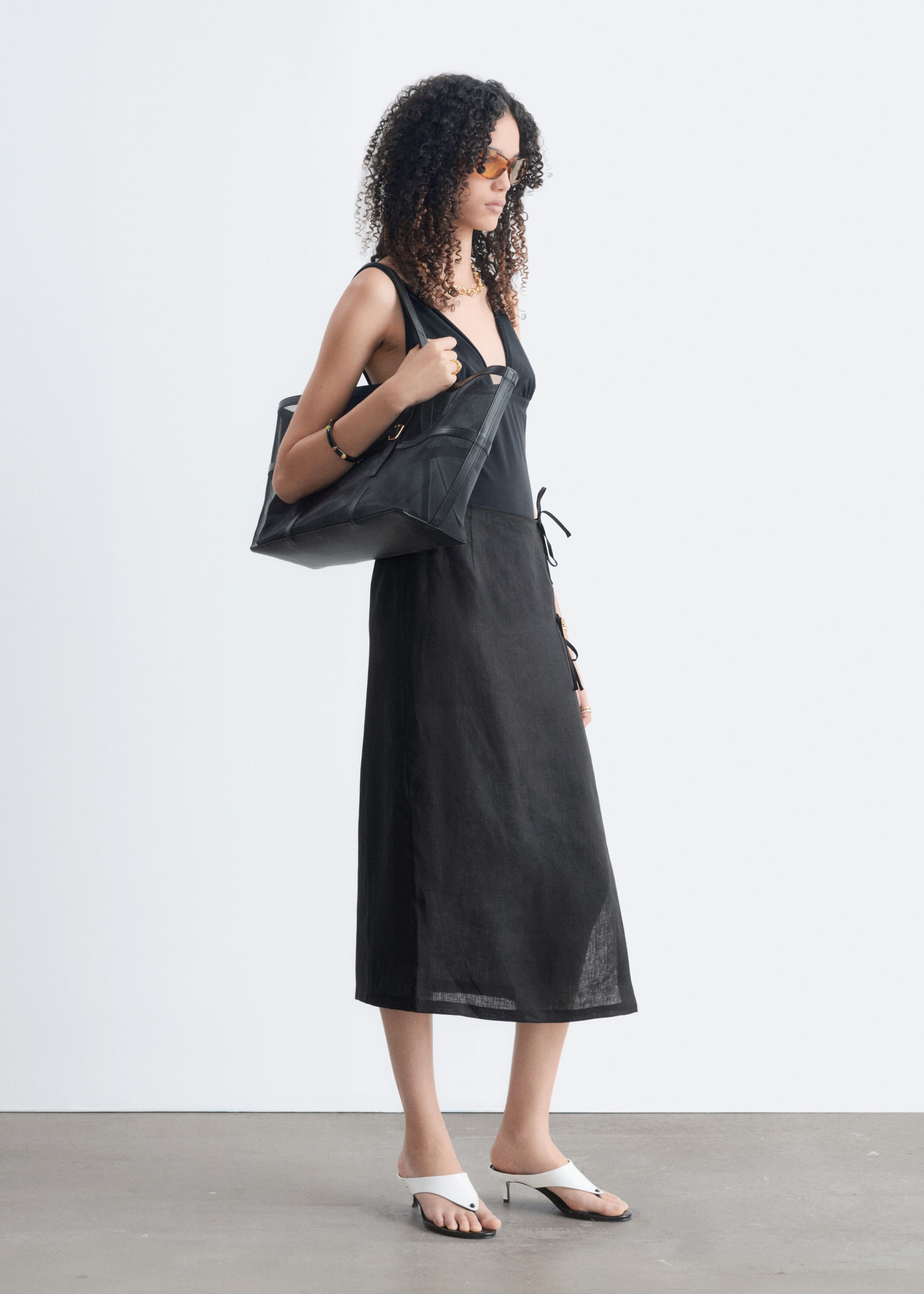 Tie-Band Linen Sarong - Black - Still Life