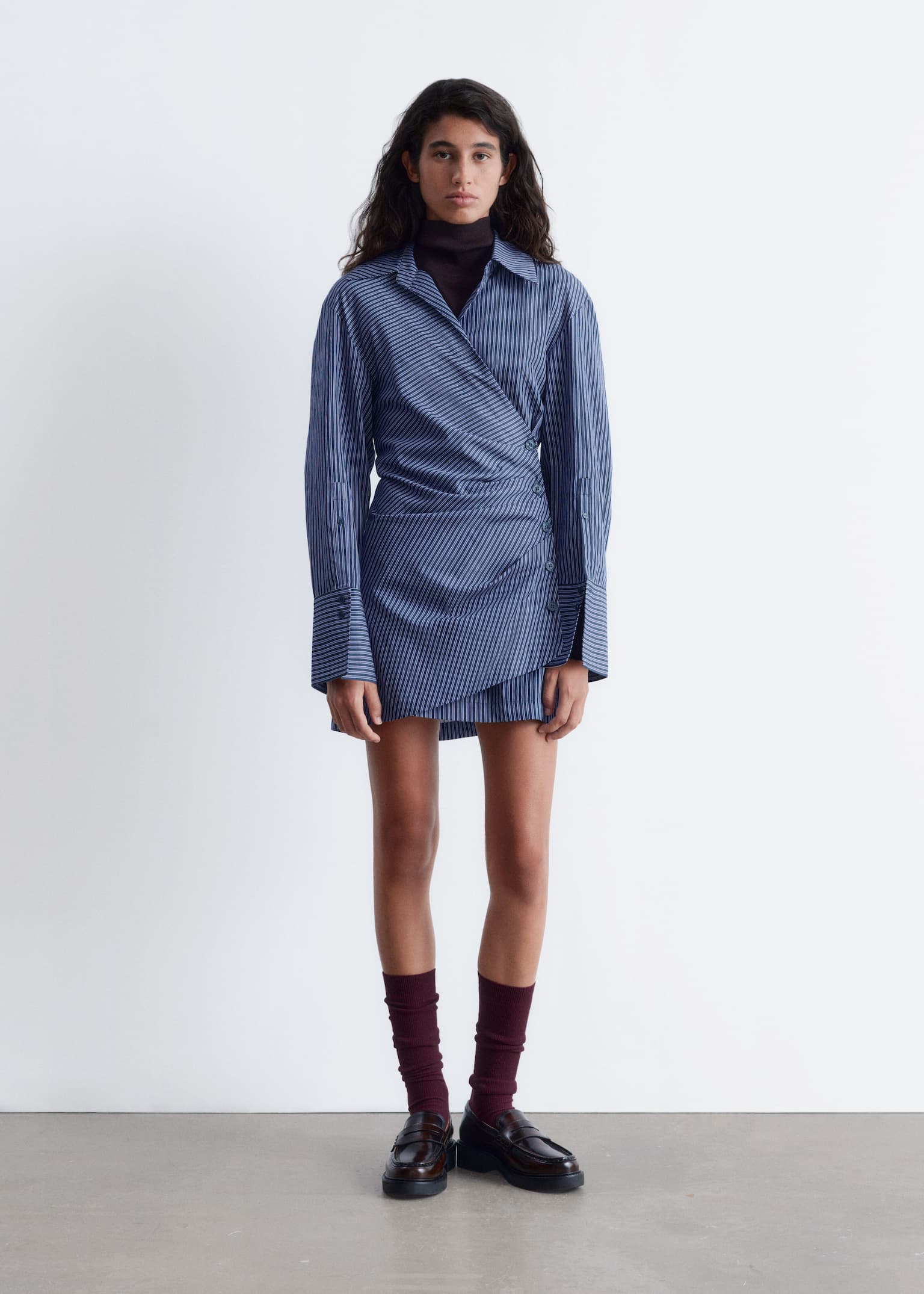 Mini-overhemdjurk met omslag - Blauw gestreept/Donkerrode/roze strepen/Lichtblauw/bruin gestreept/Zwart