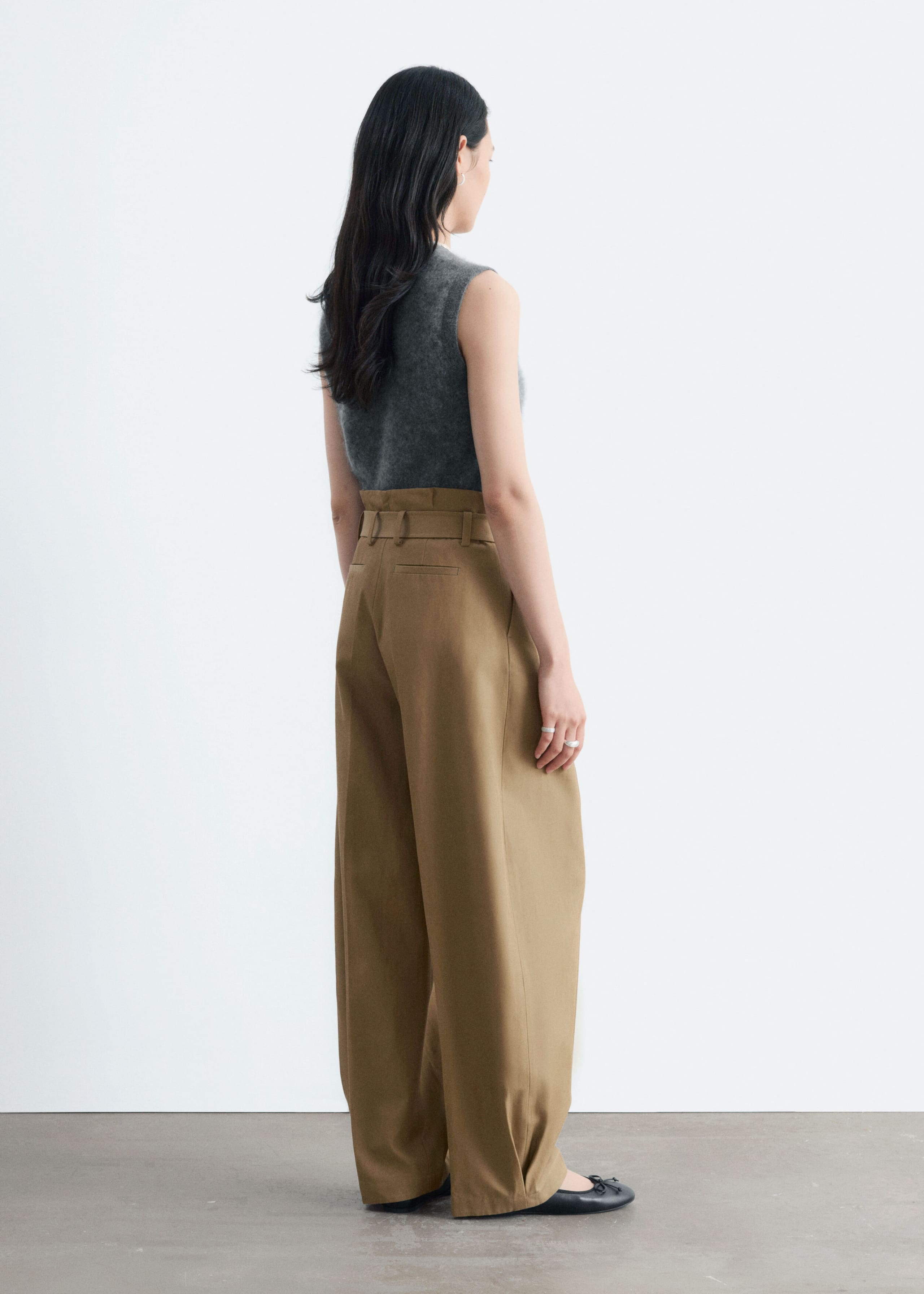Paperbag Pleat Trousers - Beige - Lookbook