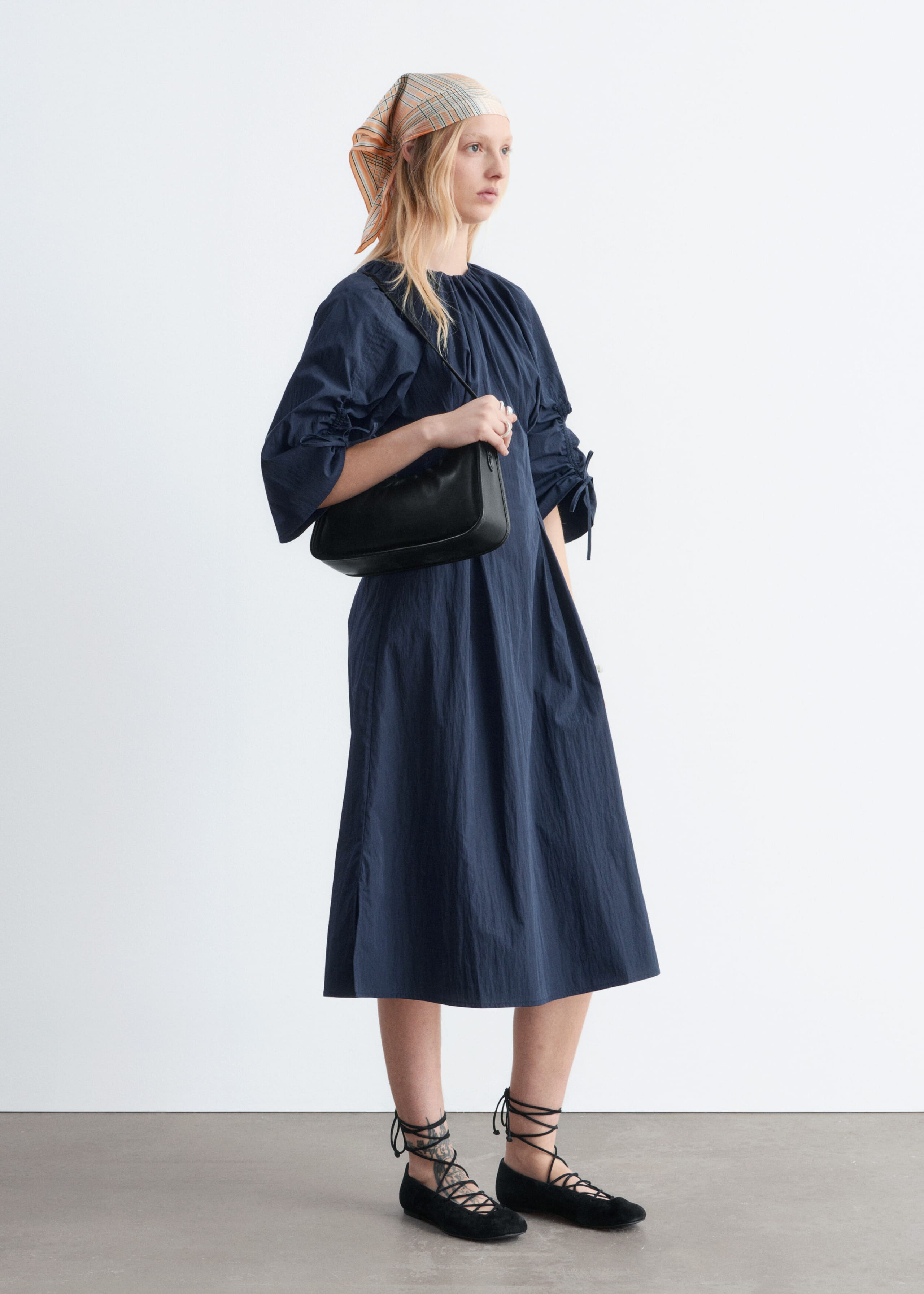 Image of Abito midi scultoreo con coulisse