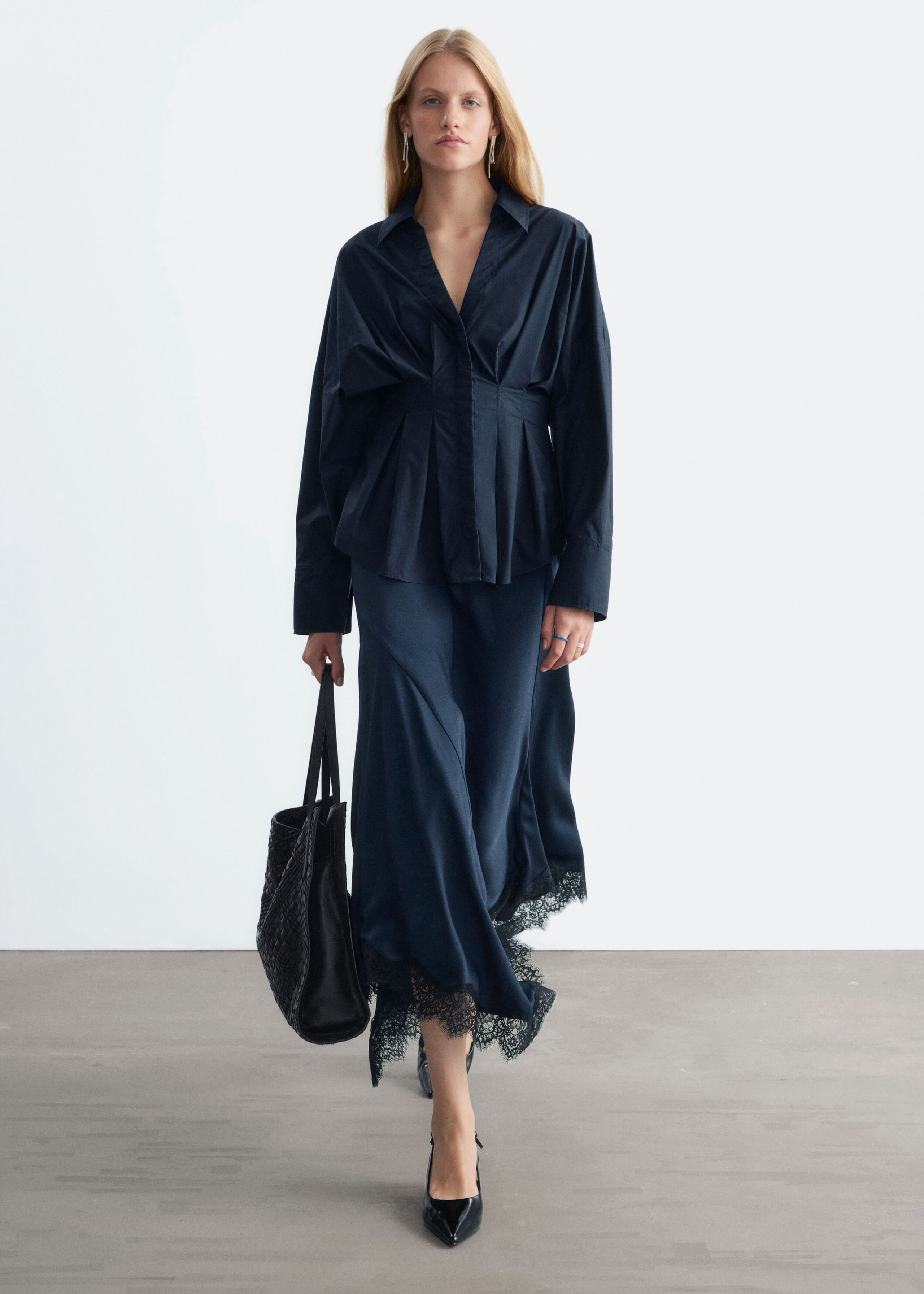 Gonna lunga con dettagli in pizzo - Blu scuro - Lookbook