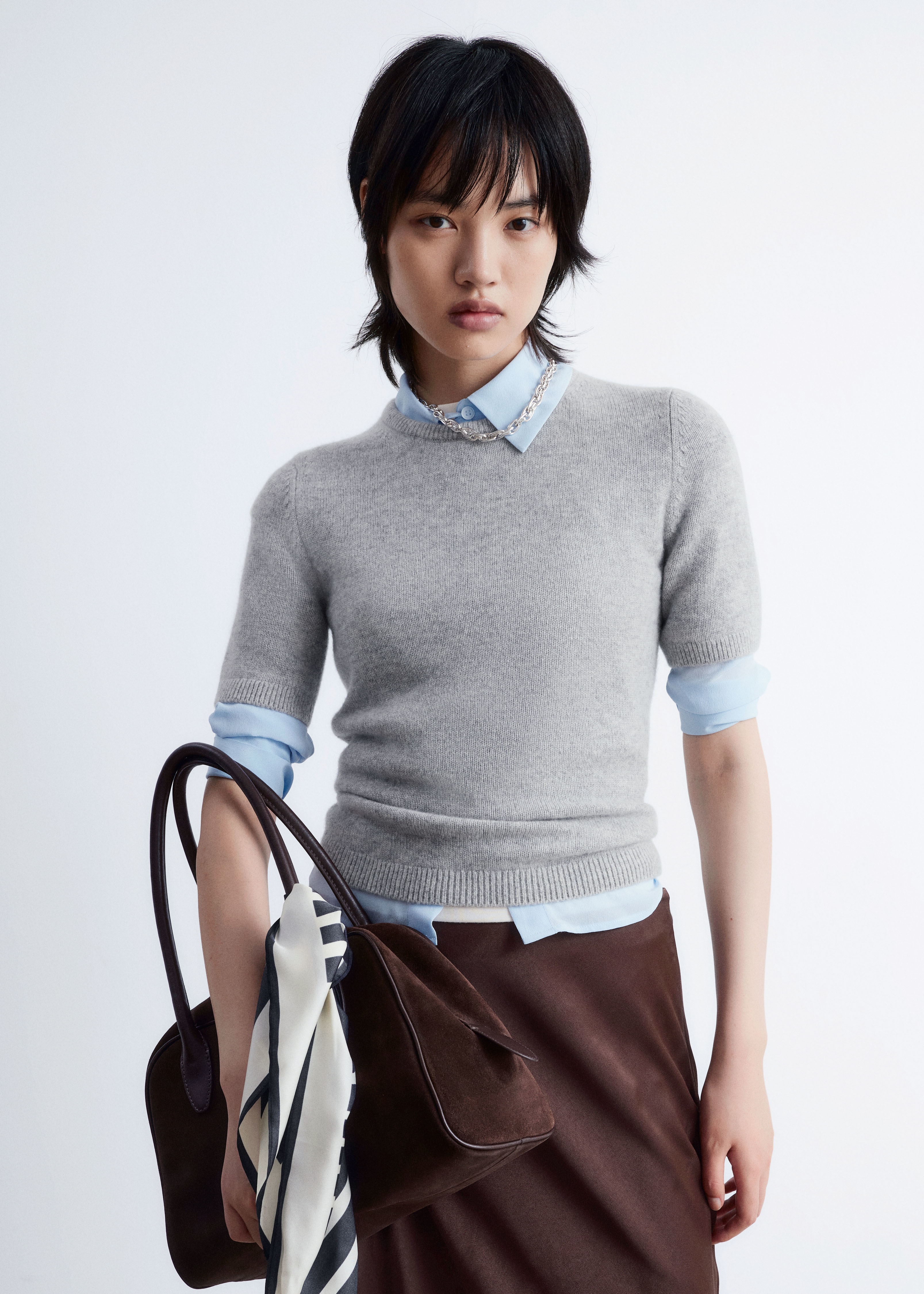 Knitted Cashmere T-shirt - Light Grey/Dark Red