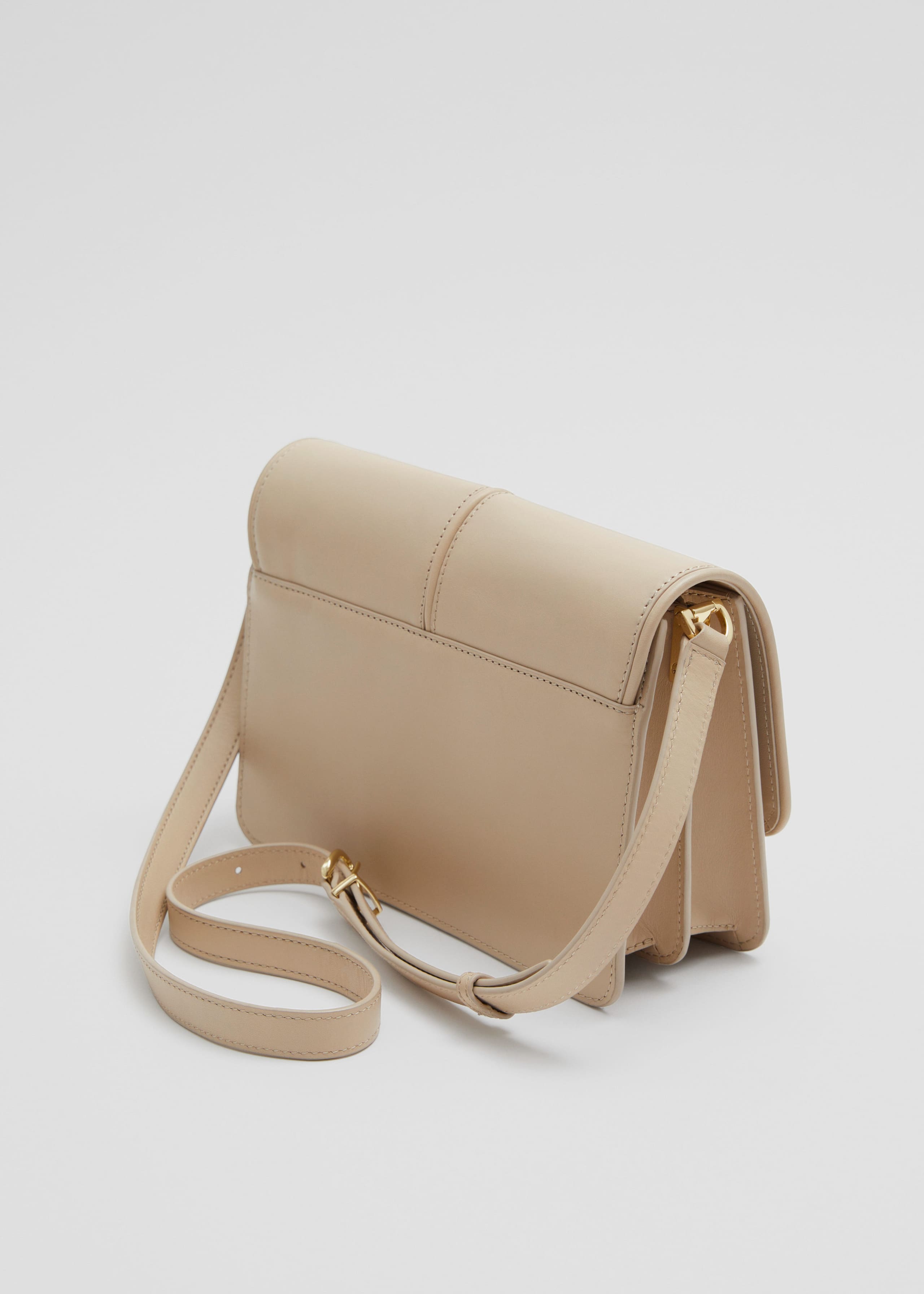 Klassische Schultertasche aus Leder - Beige - Stillleben