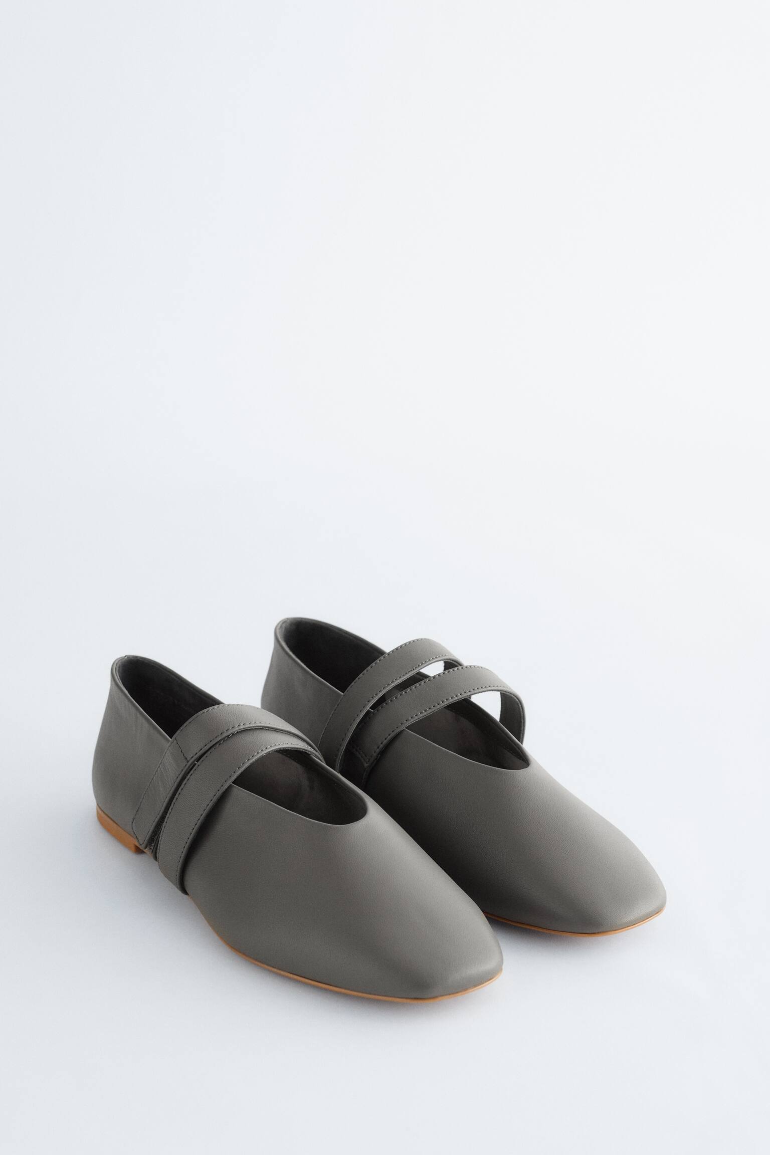 Kožené baleríny s překříženými pásky - Šedá kůže/Black Leather/Beige Suede - 5