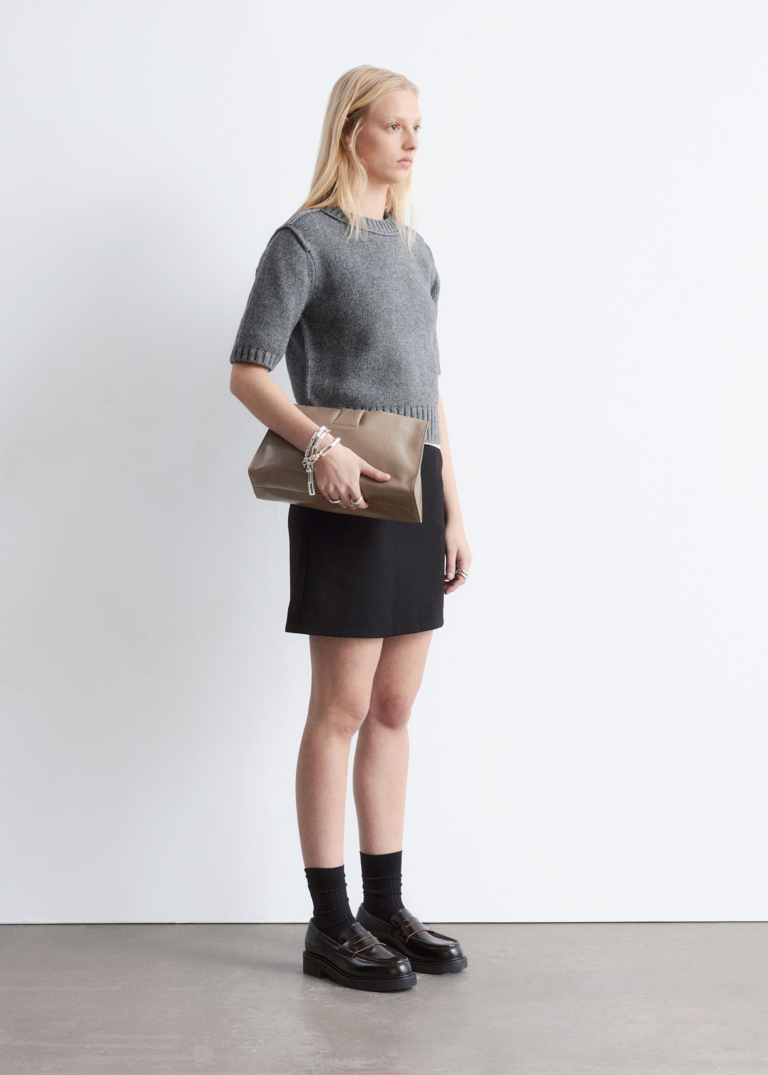 A-linjeskuren kjol – Svart – lookbook