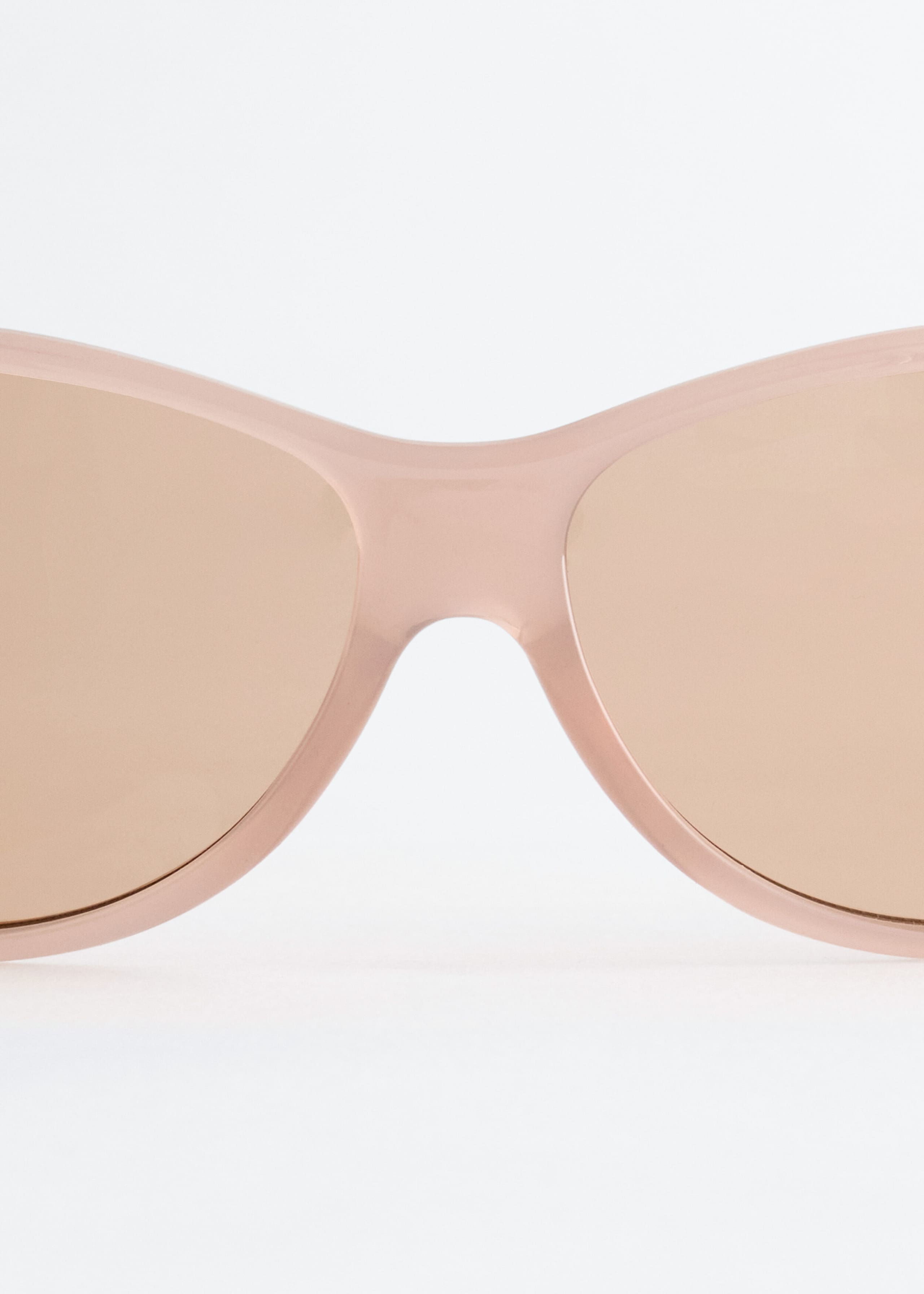 Oversized Curved Sunglasses - {{variantName}} - Descriptive Detail