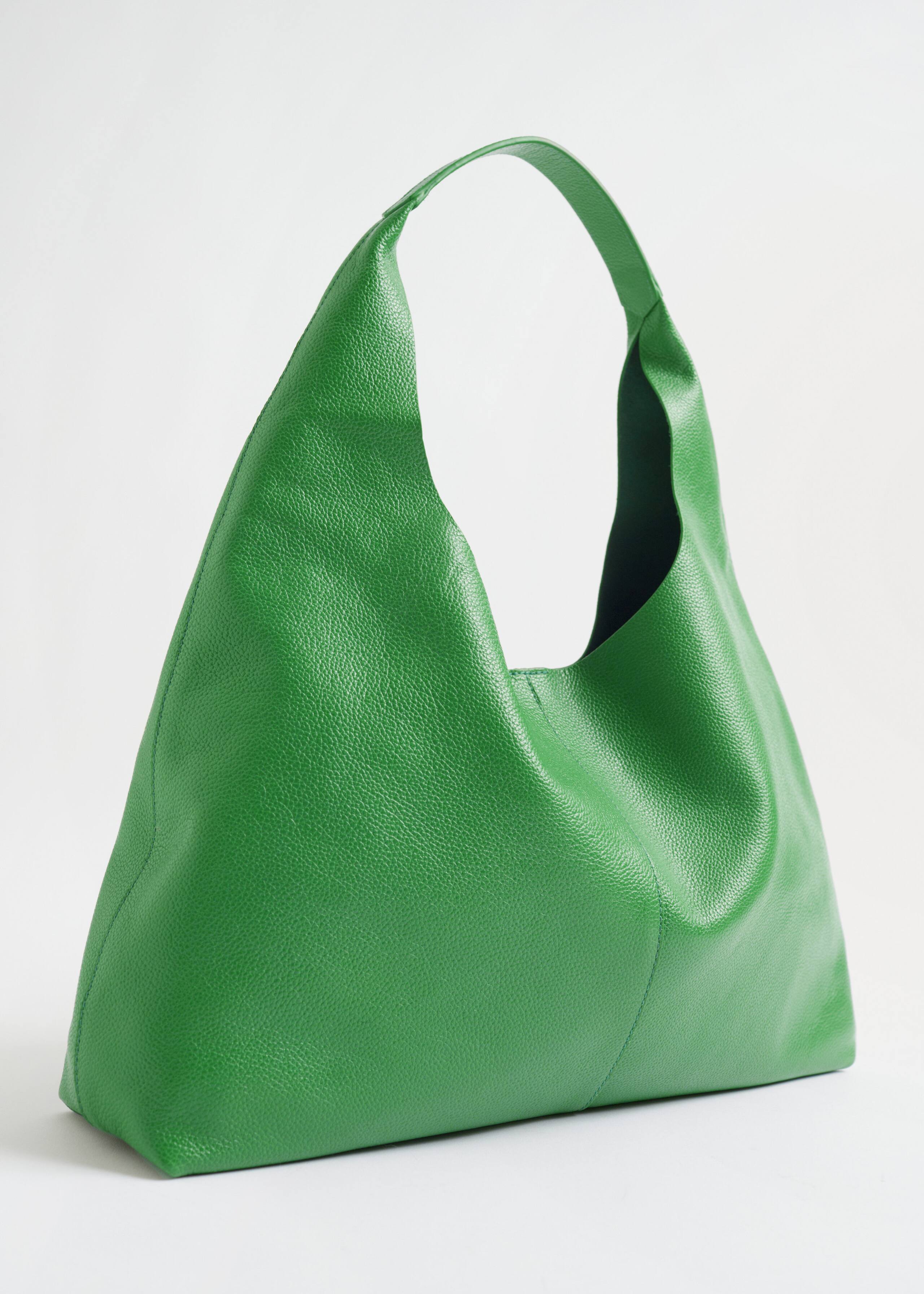Grainy Leather Tote Bag - {{variantName}} - Descriptive Detail