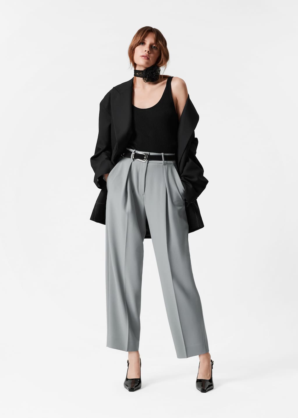 Pantalones sastre de corte ajustado al tobillo - Beige - Lookbook