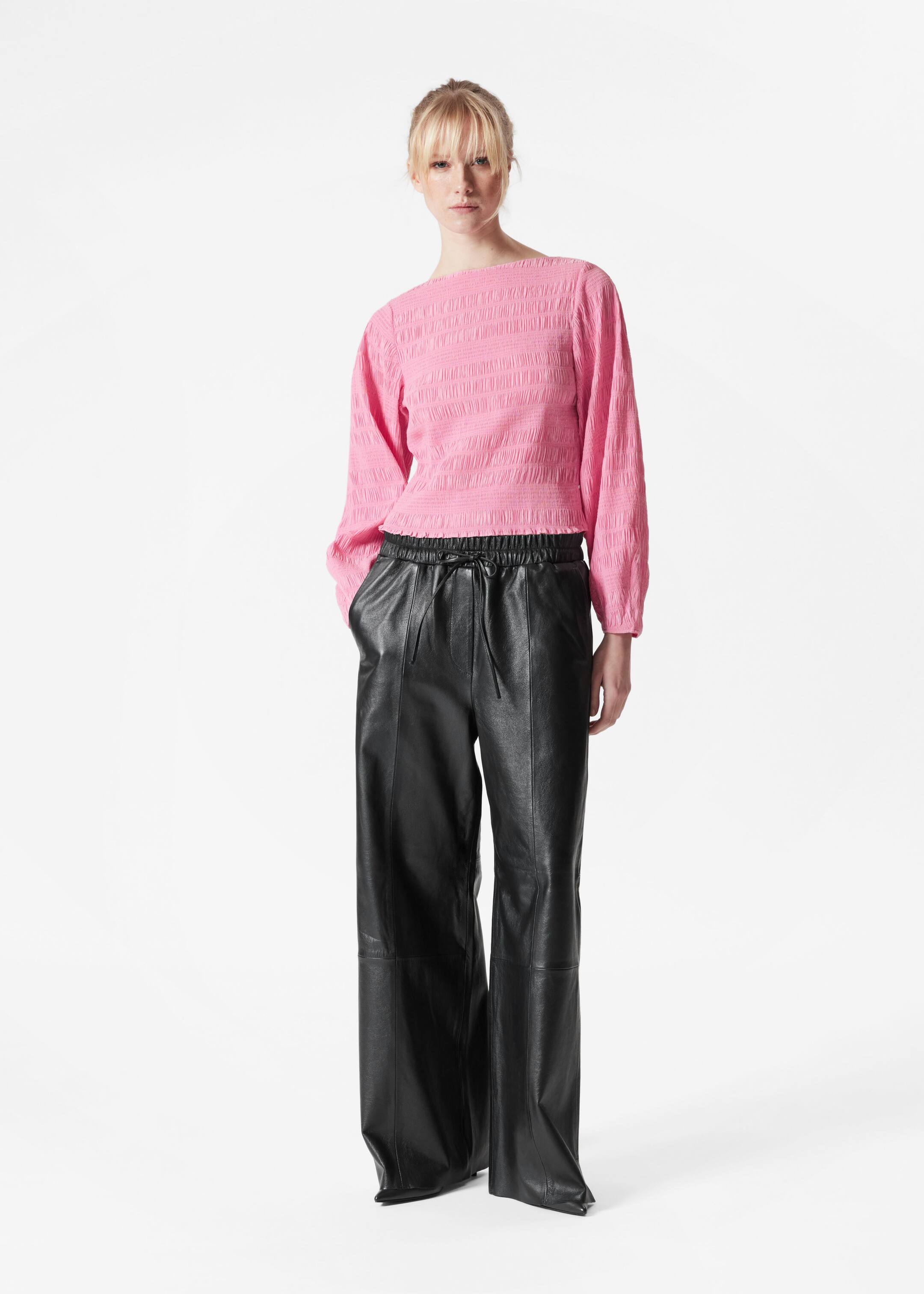 Grotere afbeelding bekijken: Smocked Boat-Neck Top - Pink - DAMES | H&M BE 2