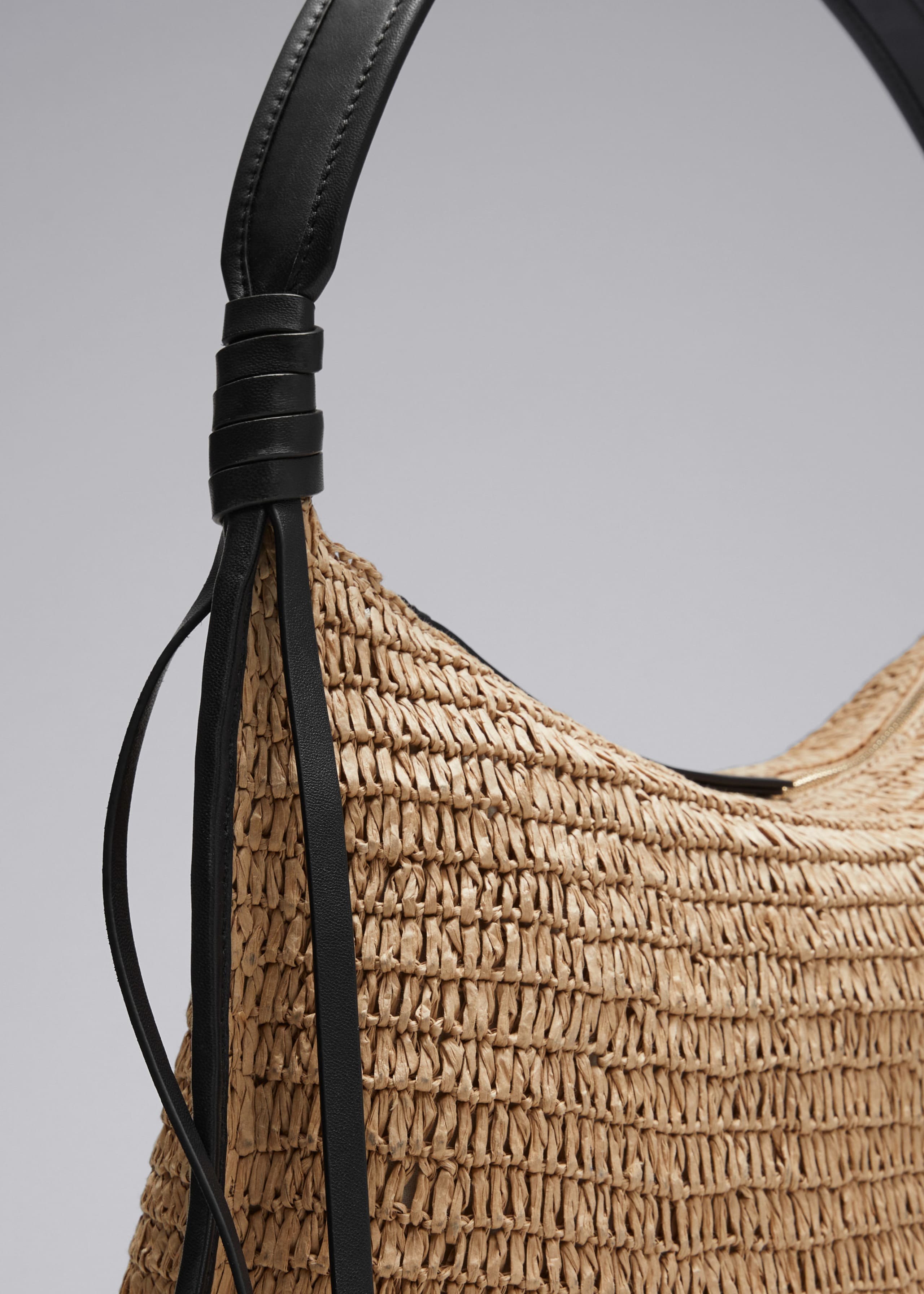 Leather-Detailed Straw Bag - {{variantName}} - Descriptive Detail