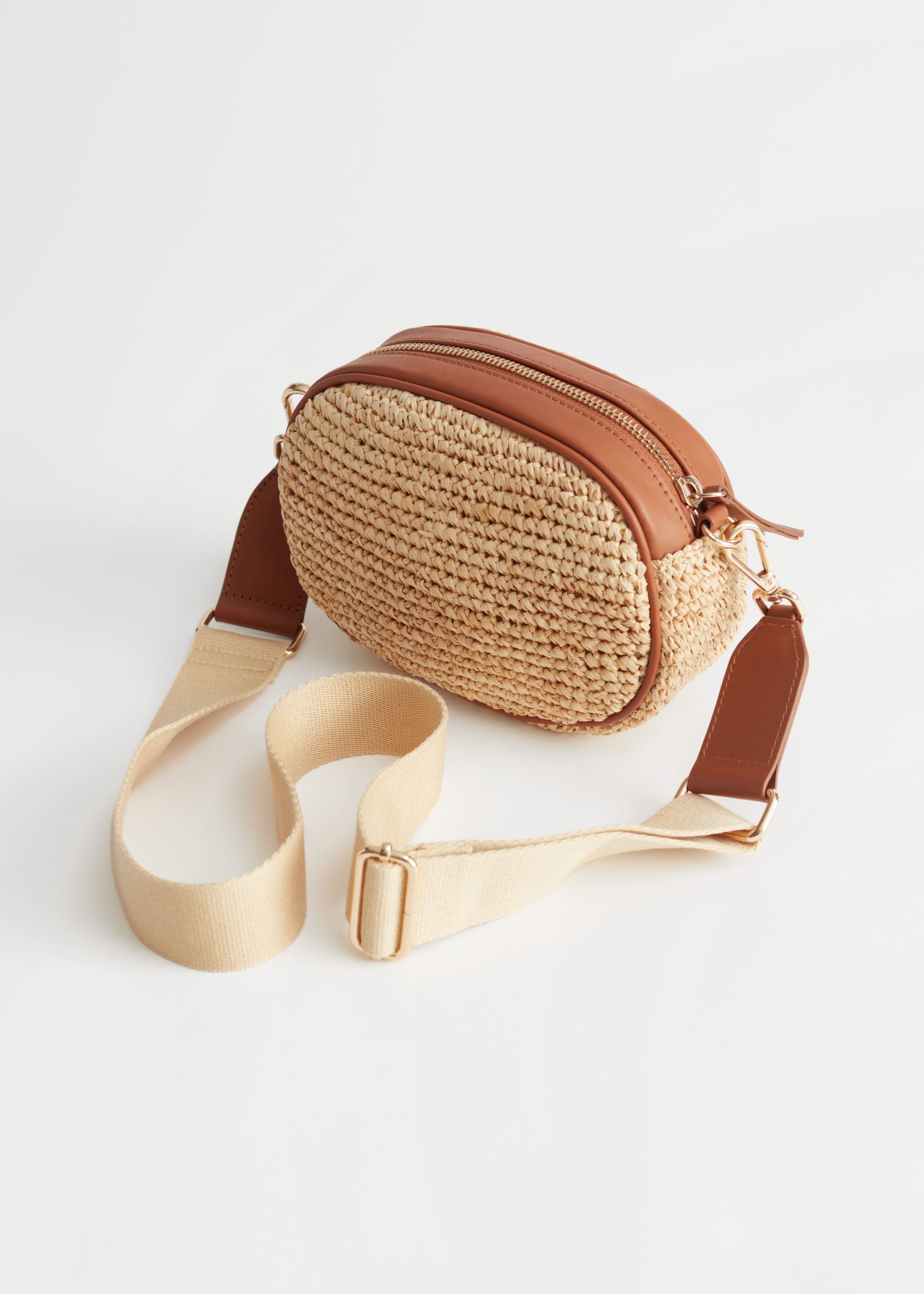 Umhängetasche aus Stroh - Beige - Stillleben