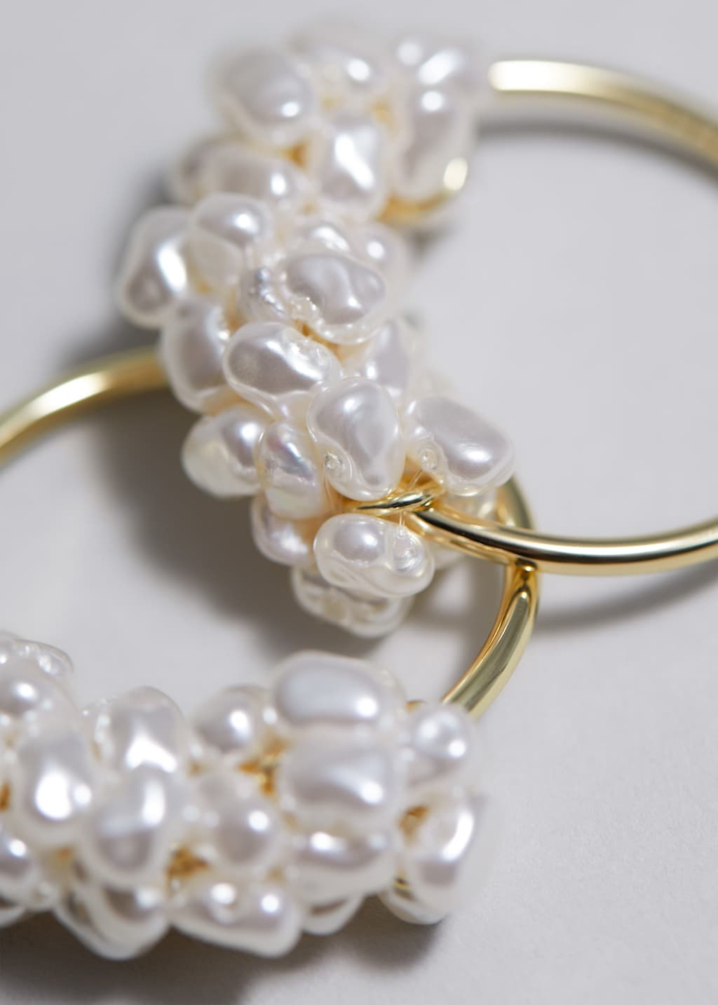 Pearl Cluster Hoops - {{variantName}} - Descriptive Detail
