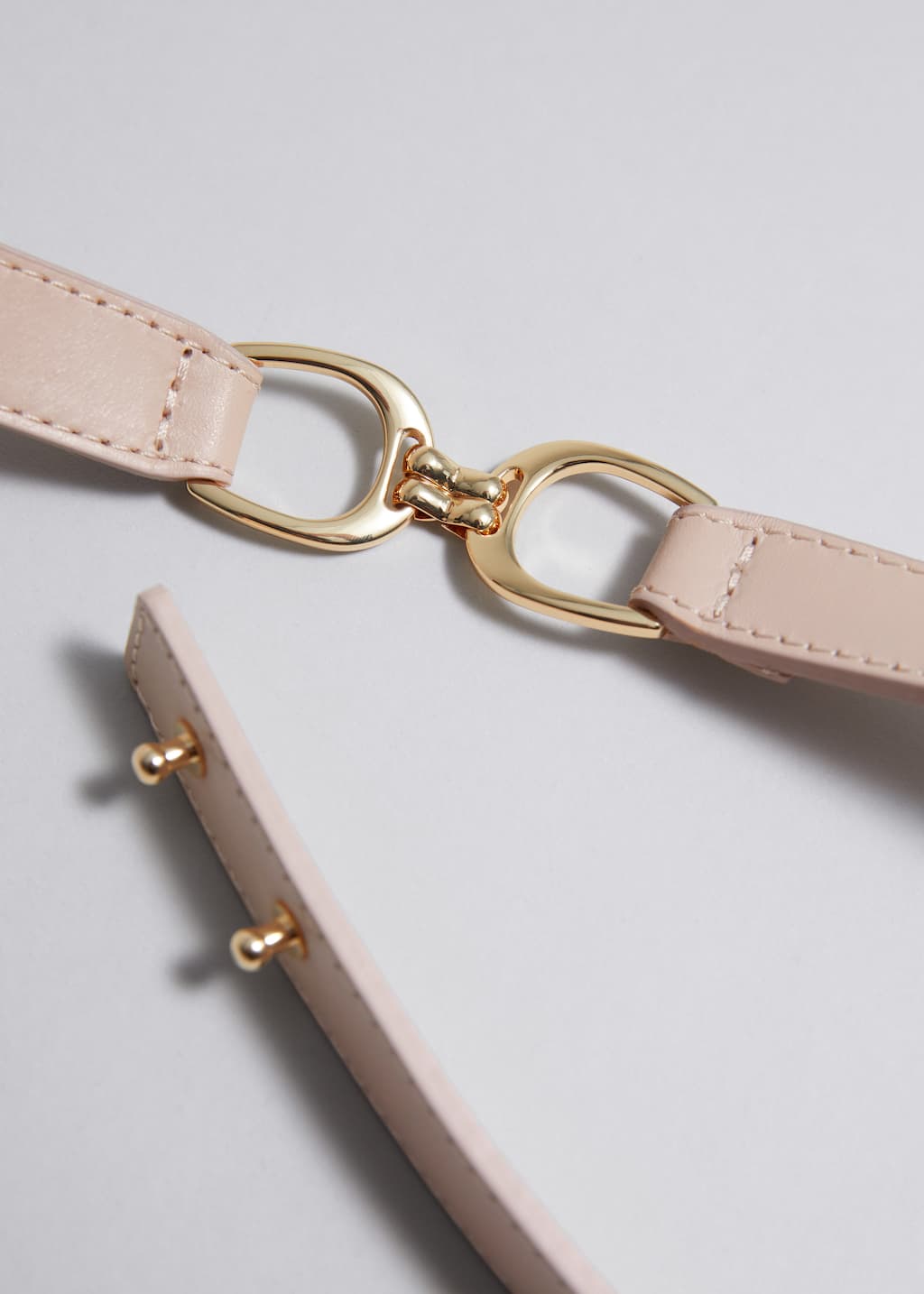 Mid-Waist Leather Belt - {{variantName}} - Descriptive Detail