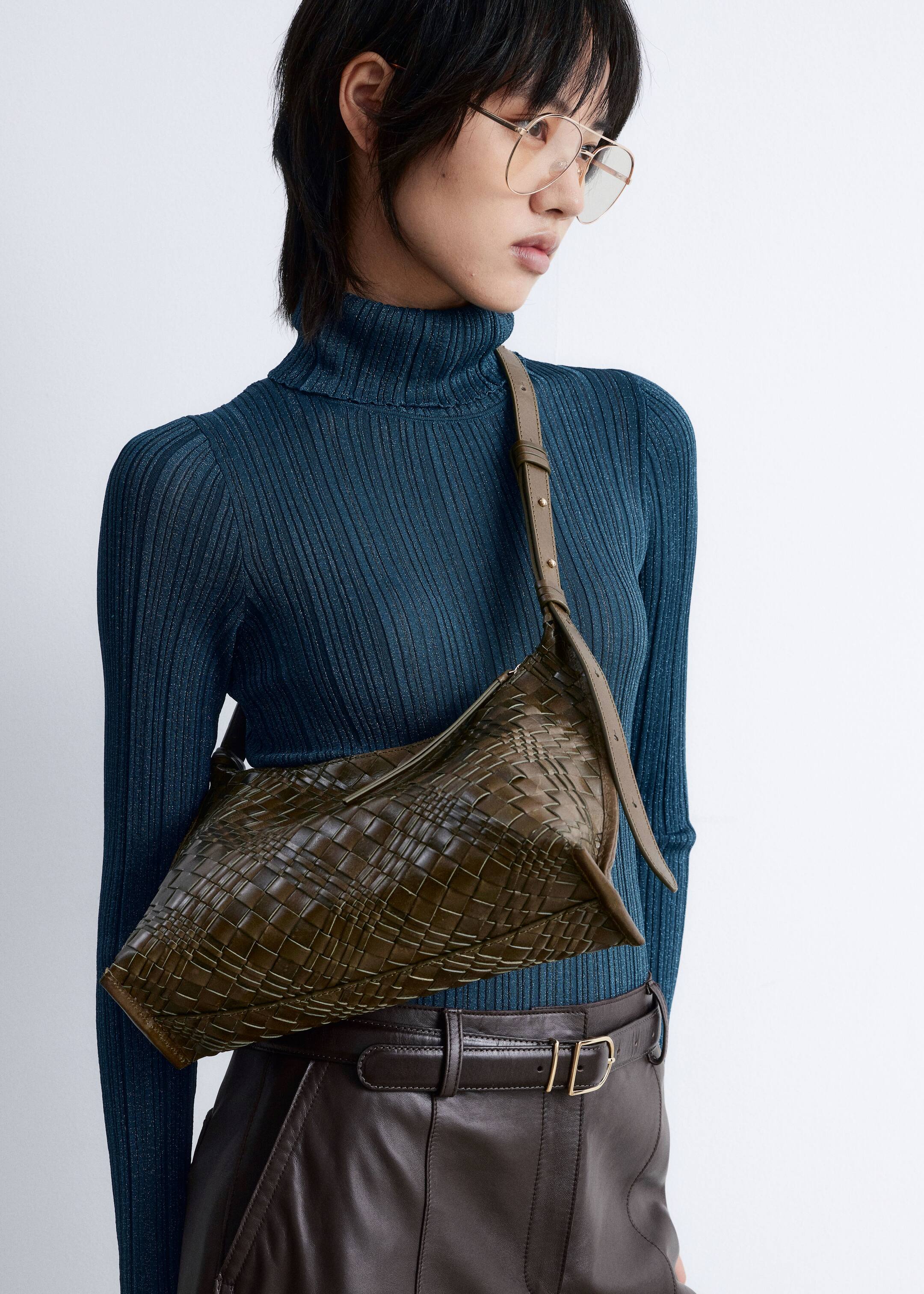 Zobacz większy obraz: Torba crossbody z plecionej skóry - Zielony khaki - ONA | H&M PL 1