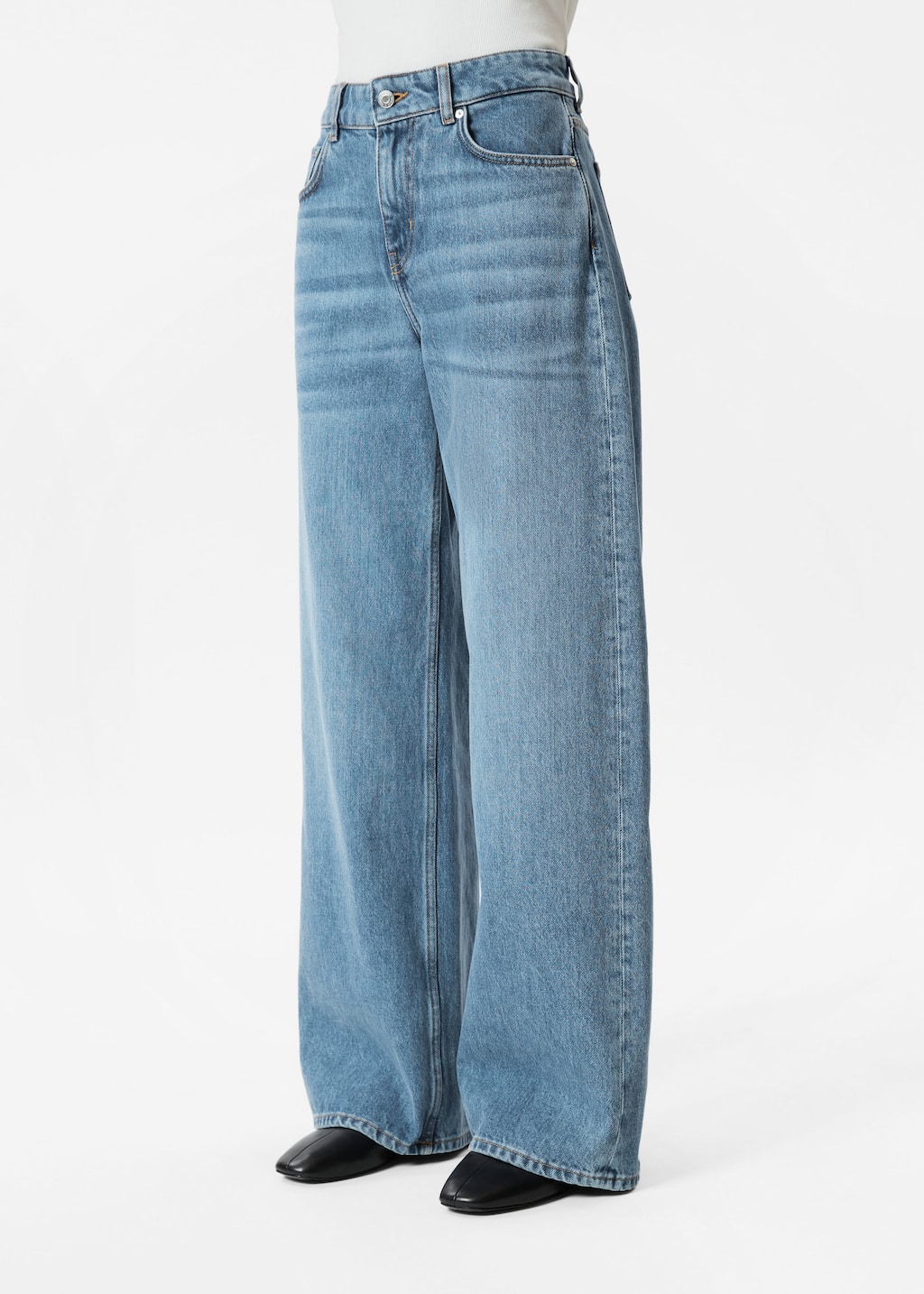 Długie szerokie jeansy – Niebieski – Lookbook