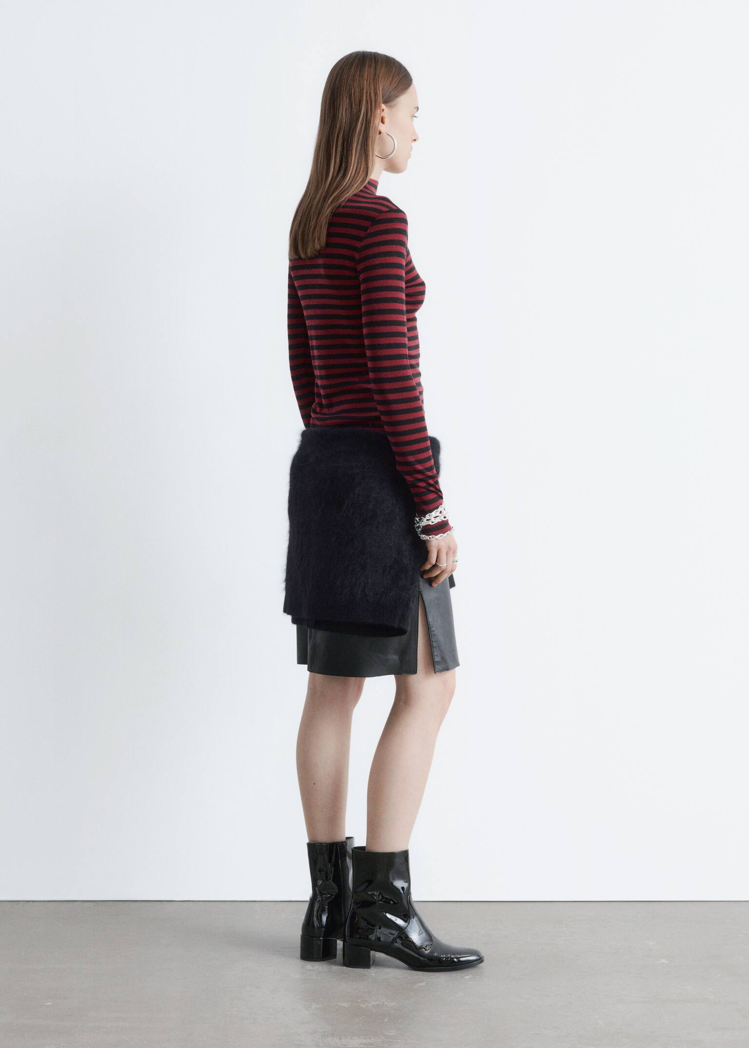 Top s falešným rolákem - Červené/černé pruhy/Černohnědá kostkovaná/Tmavě hnědá/Černé/béžové pruhy - 6