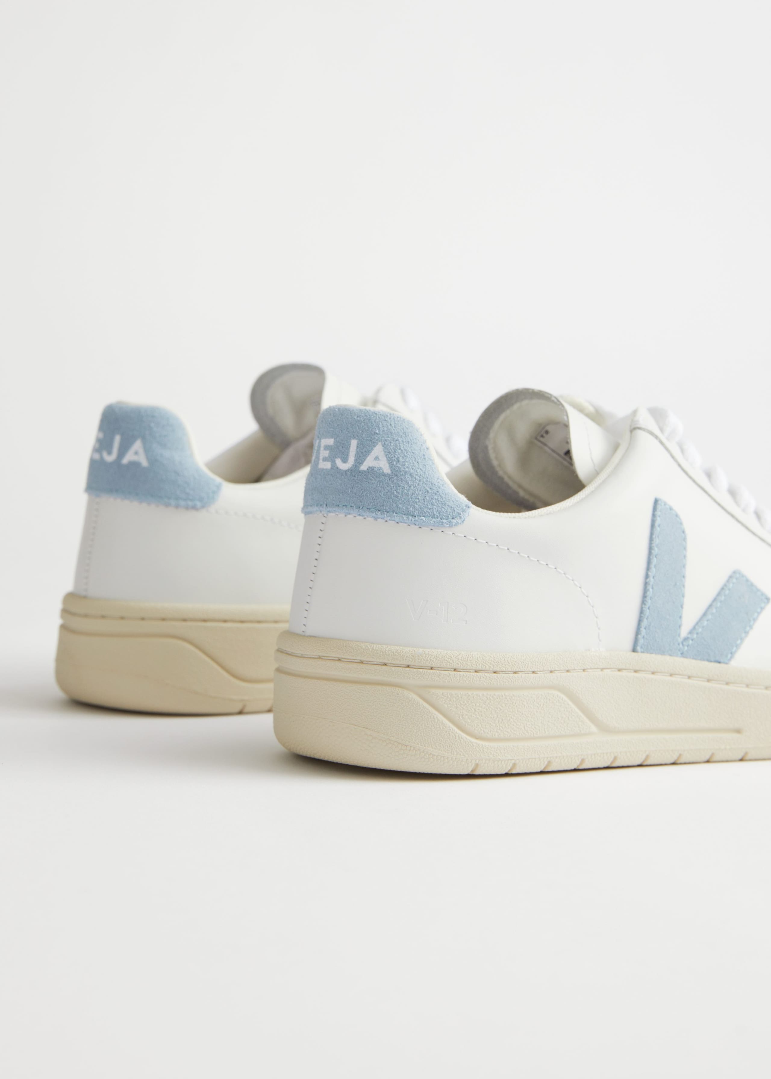 Veja V-12 Sneakers - {{variantName}} - Descrizione dettagliata