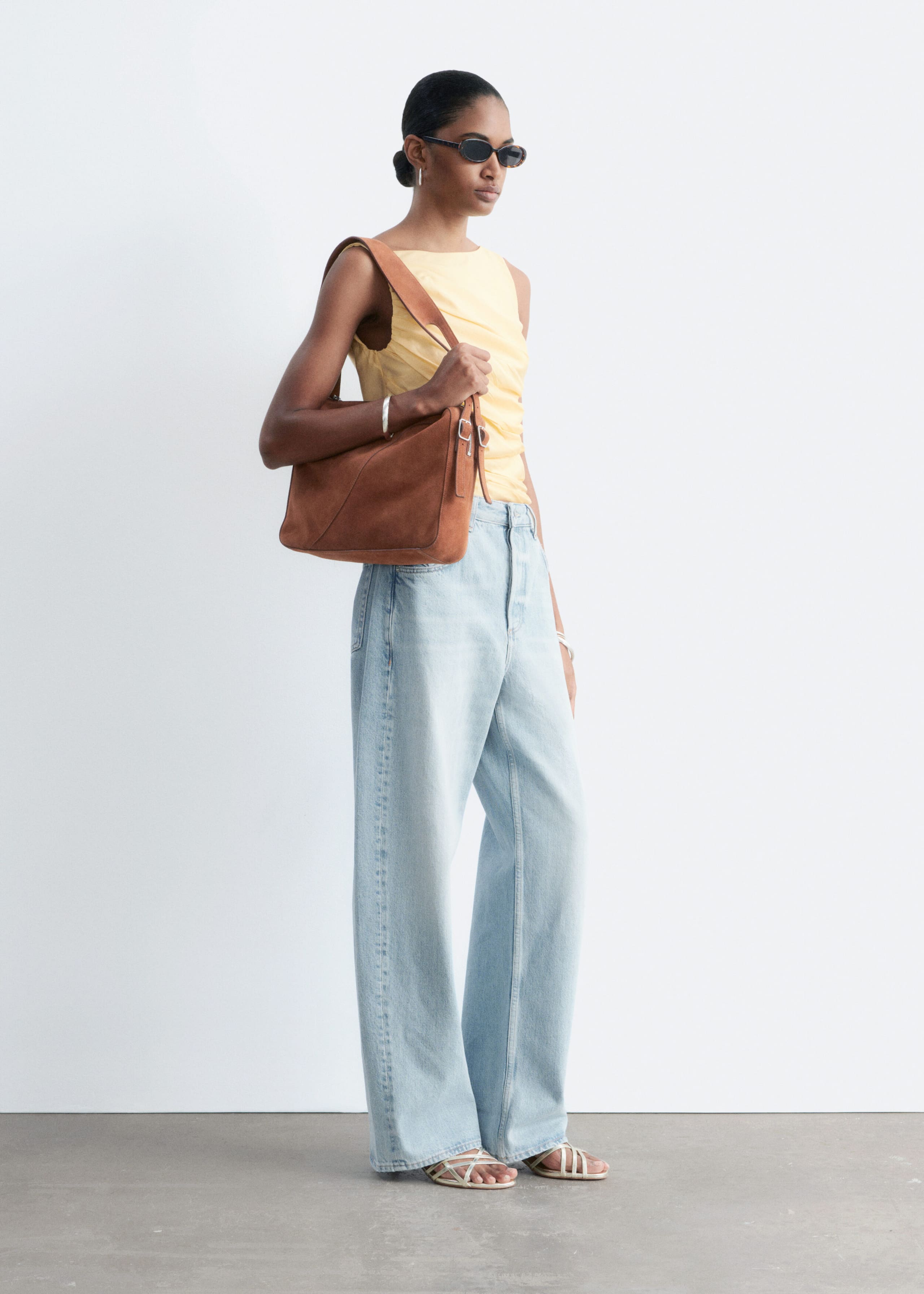 Image of Top in tessuto lavorato con scollo a barchetta