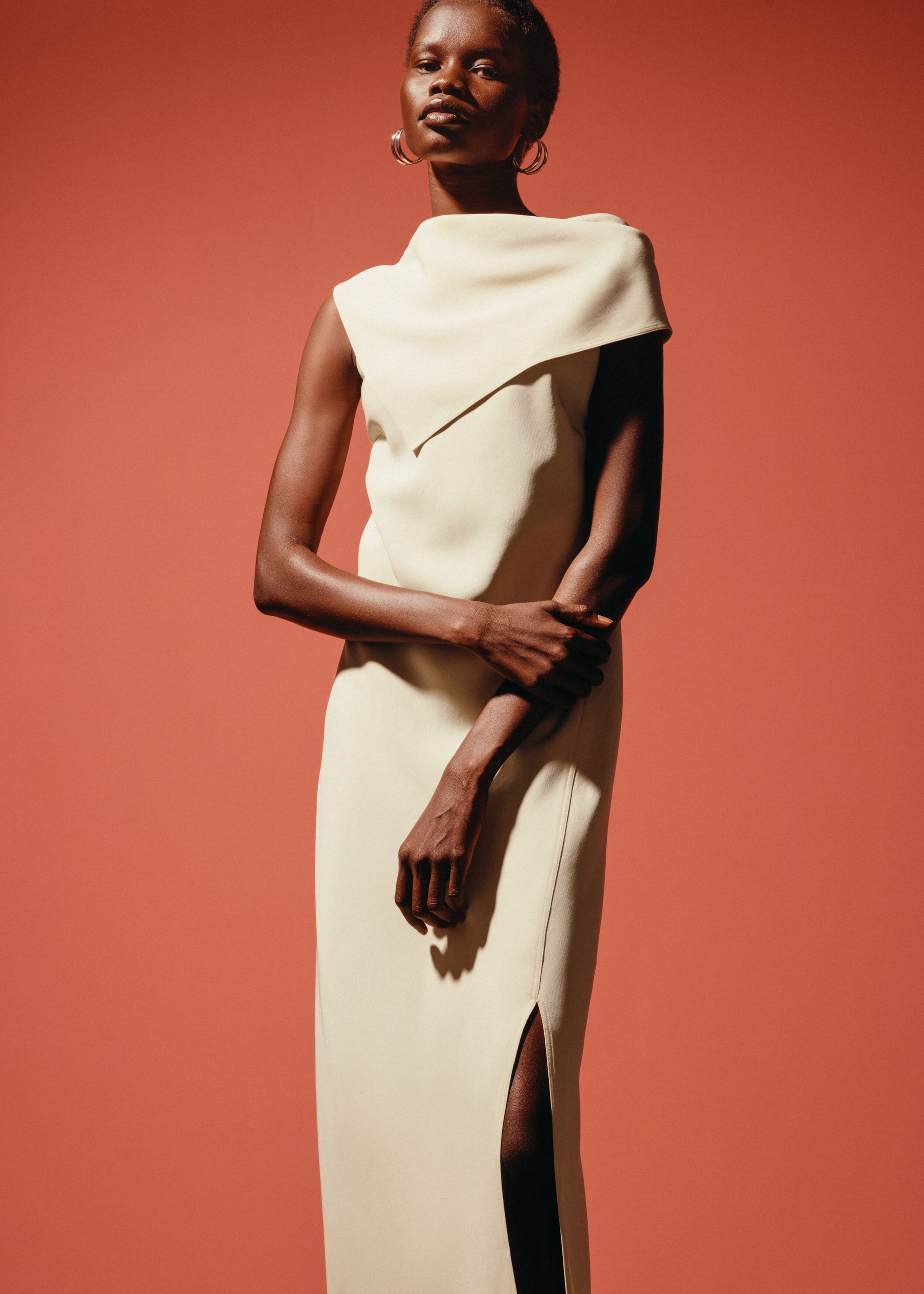 Midikleid mit Schal - Hellbeige - Stillleben