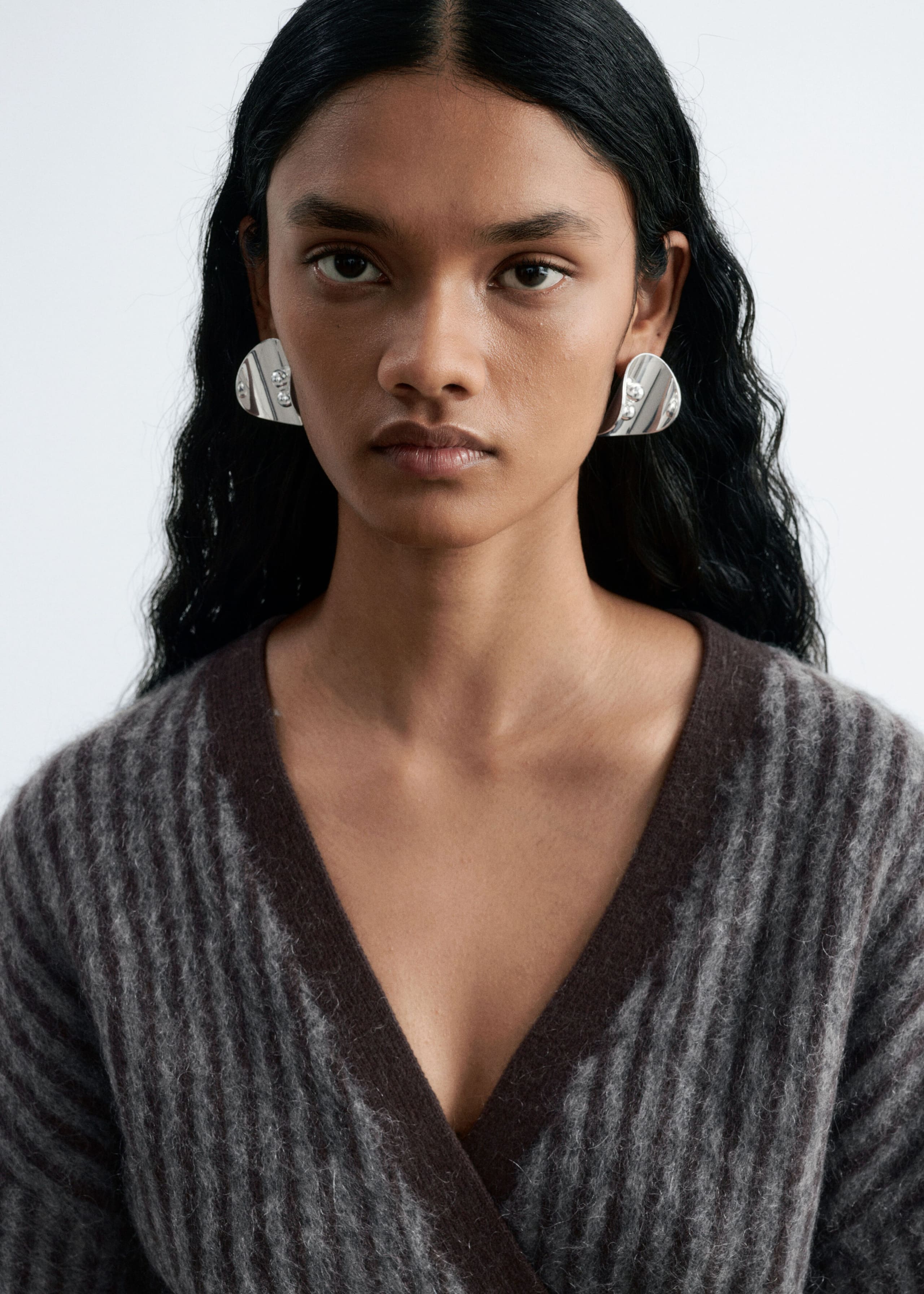 Wikkelvest van een mohairmix - Grijs/bruine strepen - Lookbook