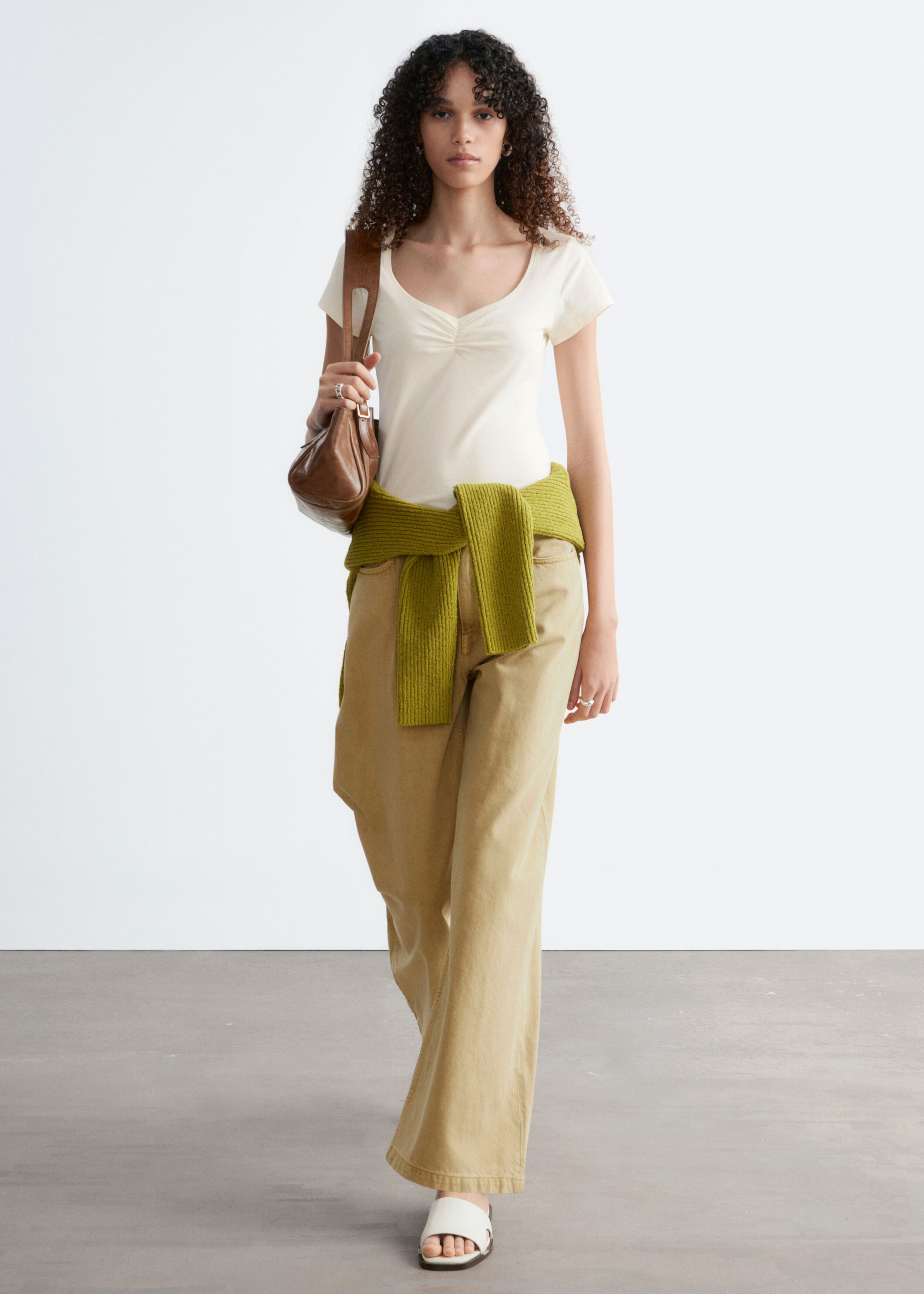 Image of Topp i trikå med rynkad byst