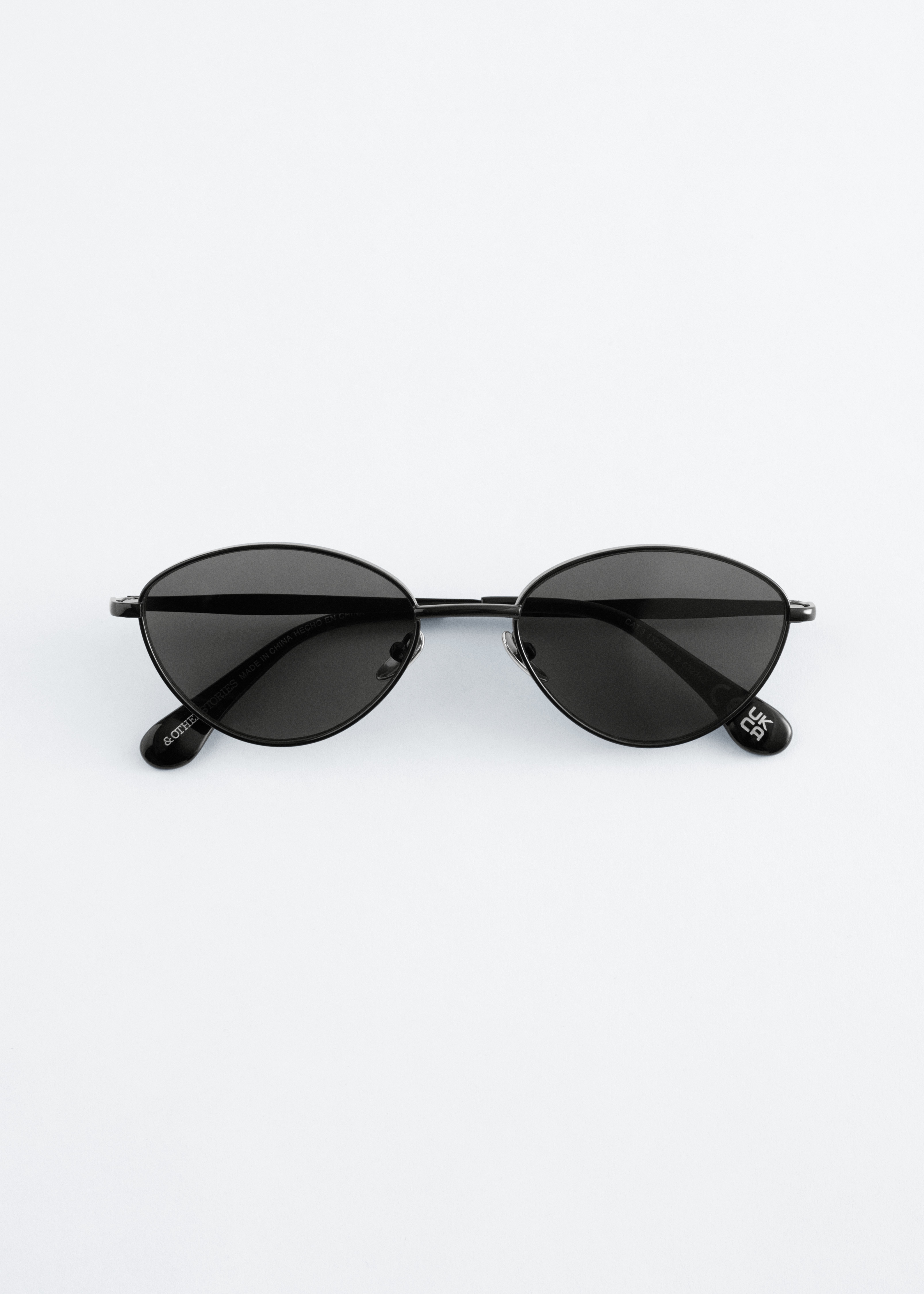Wire-Frame Oval Sunglasses - Black/Gold