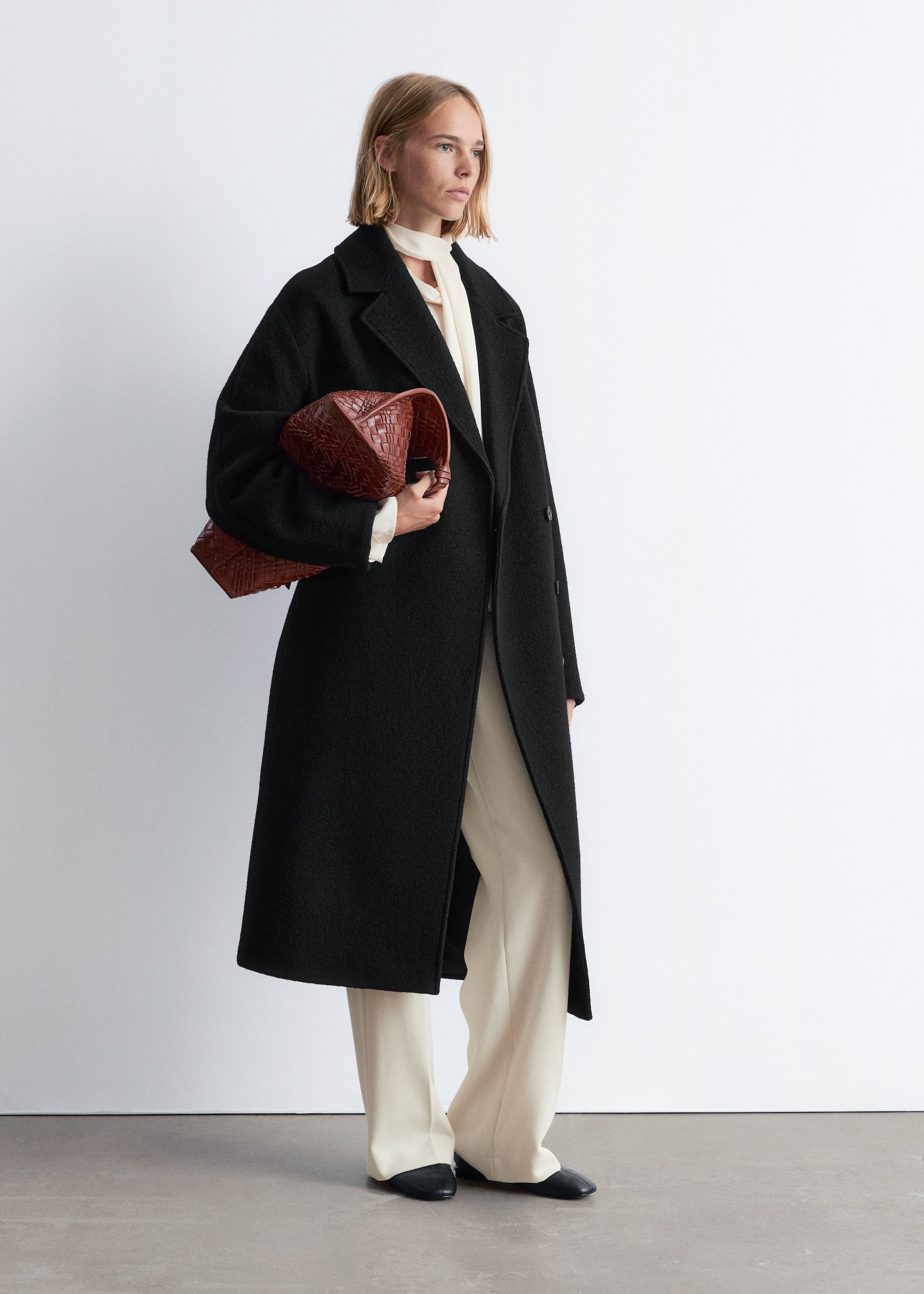 Visualizza immagine più grande: Cappotto voluminoso in lana con cintura - Nero - DONNA | H&M IT 7