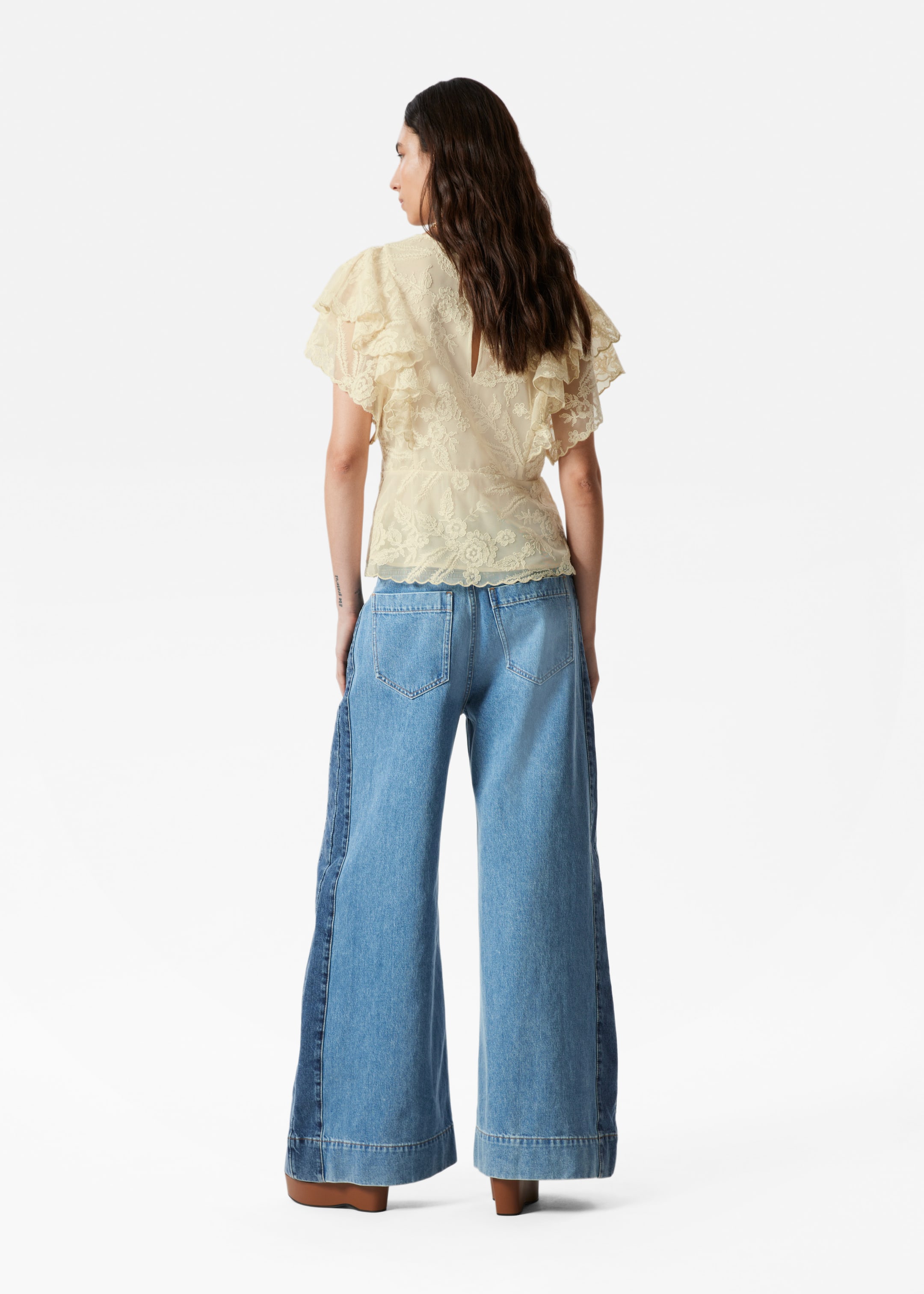 Visualizza immagine più grande: Blusa in pizzo con volant - Beige - DONNA | H&M IT 4