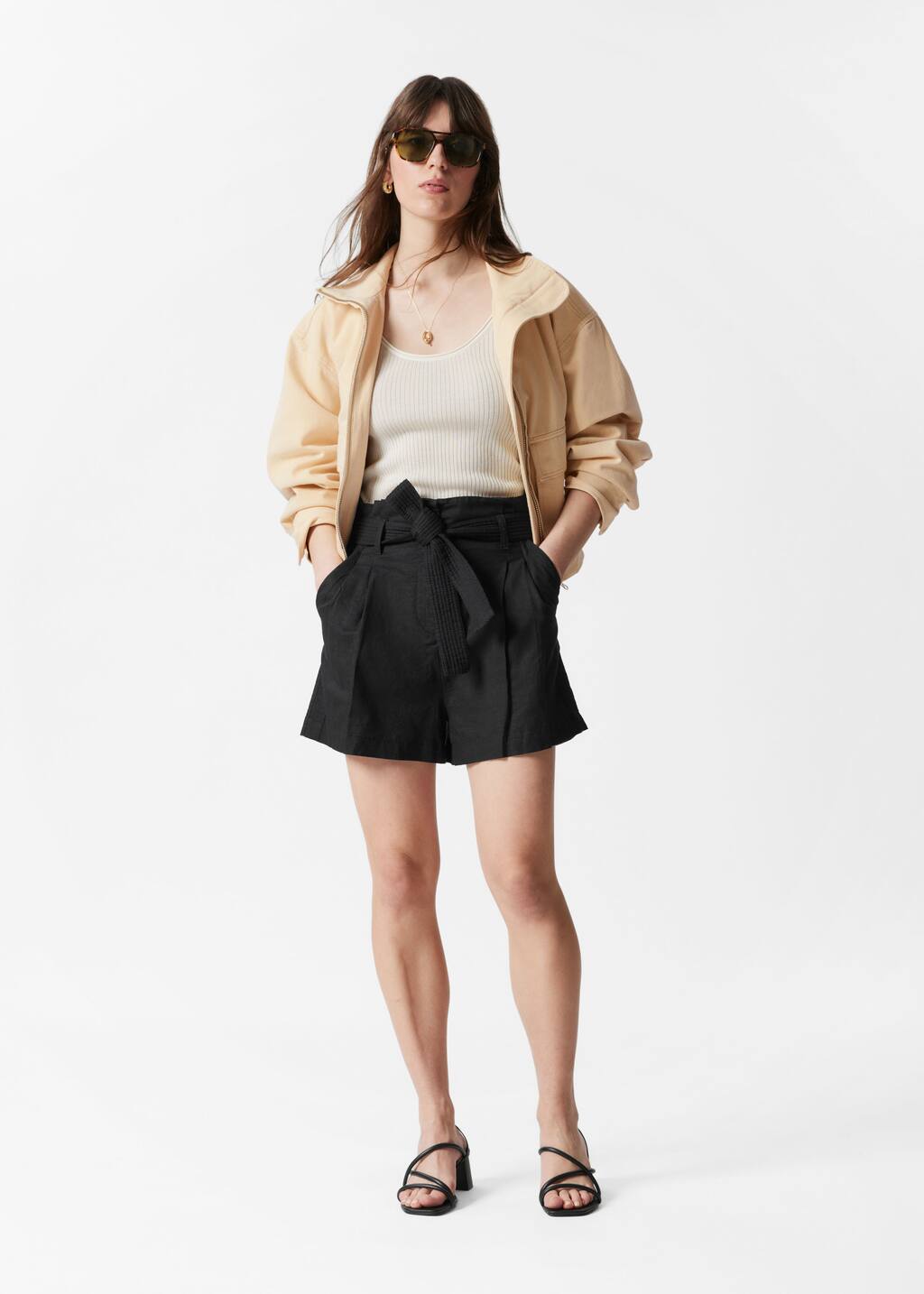 Image of Paperbag-Shorts aus Leinen-Mix