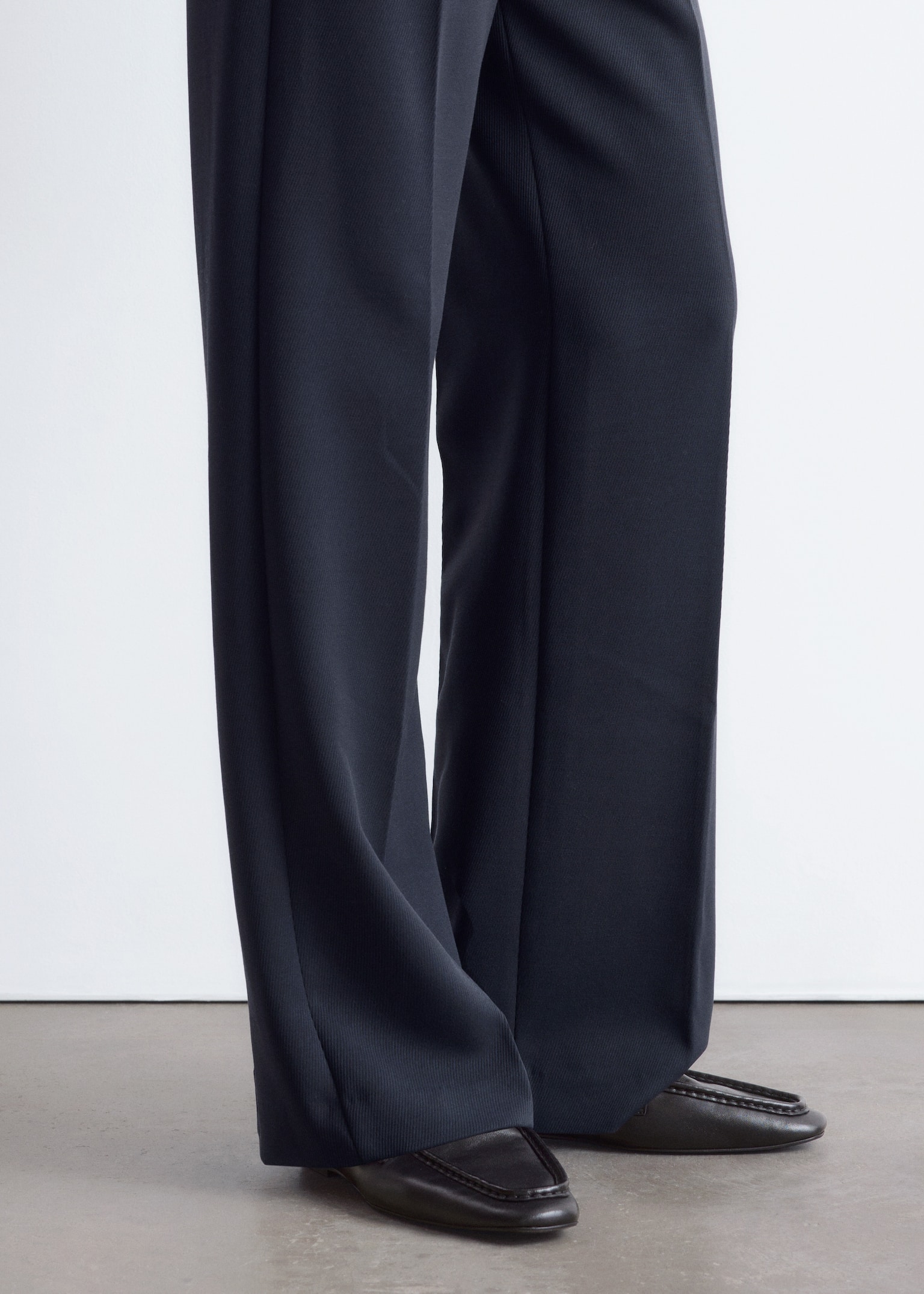 Square-Toe Leather Loafers - Black/Dark Red - 1